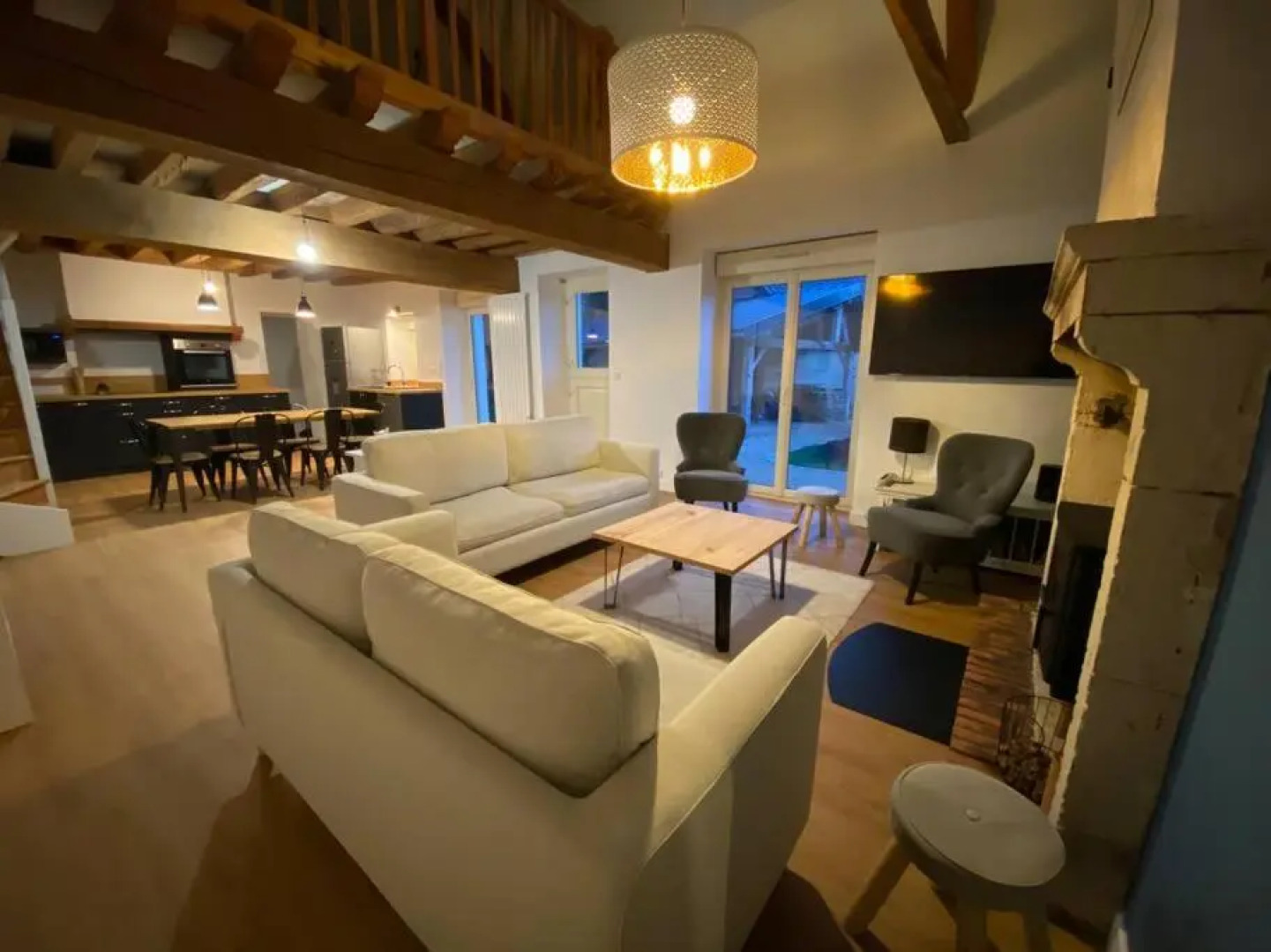 Maison proche du circuit / garage, parking, jardin