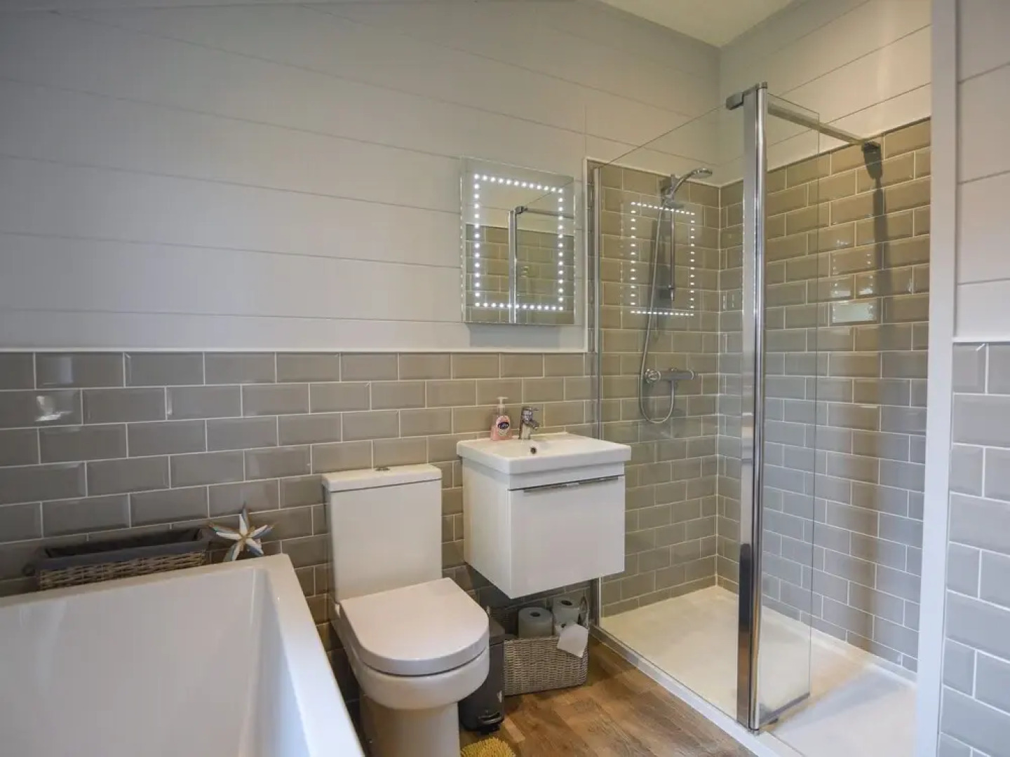 Oakwood 2 @ Pinewood Retreat