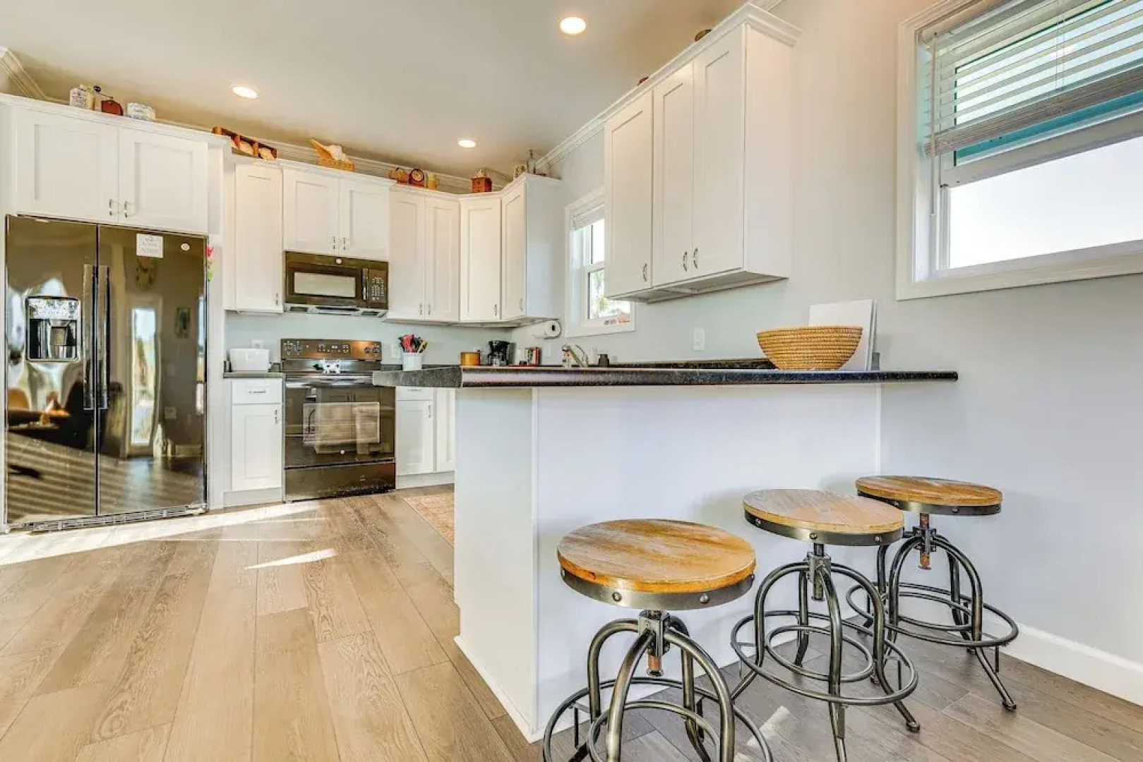 1 Mi to Beach Access: Home w/ Porch in Fort Myers!