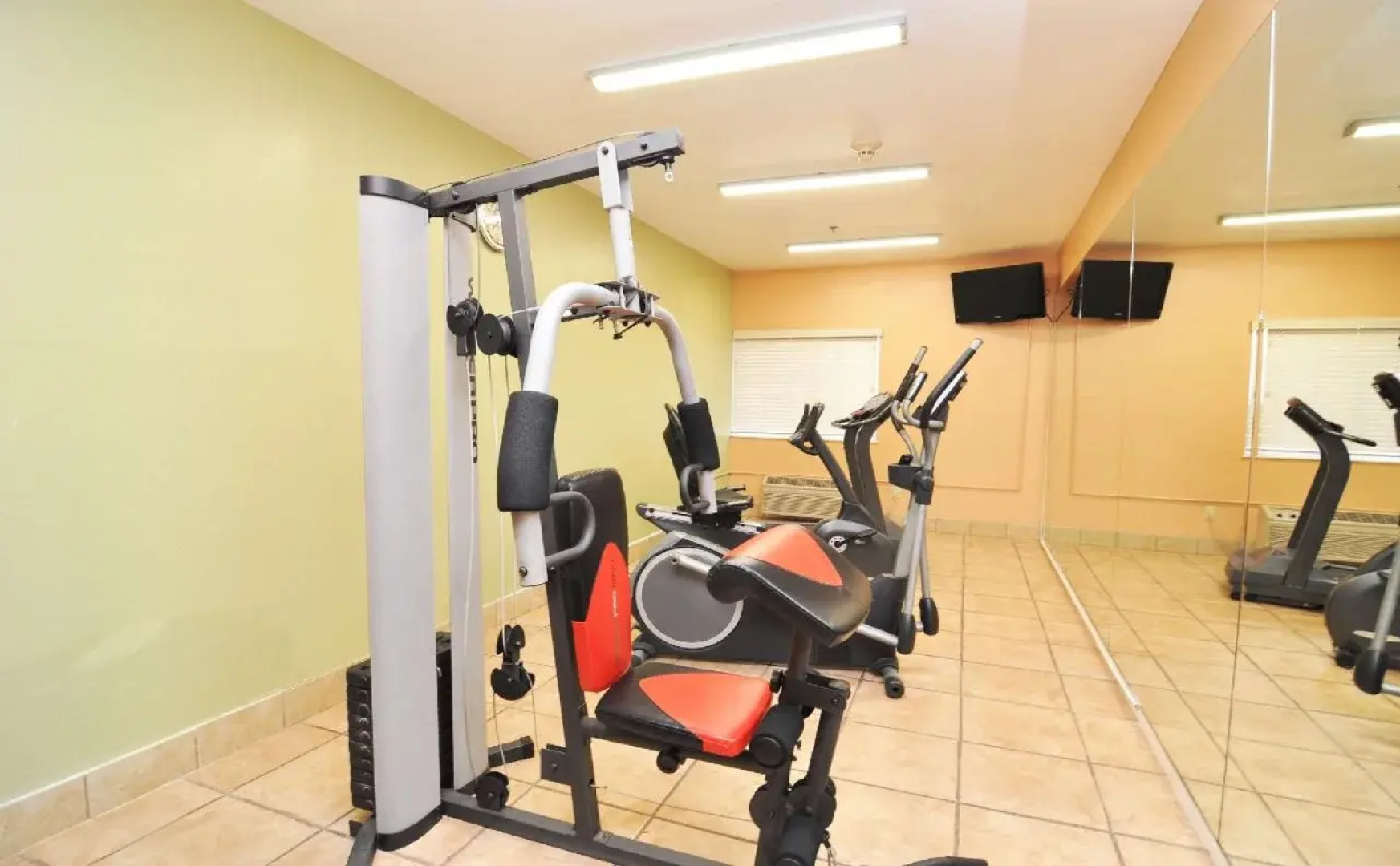 SureStay Plus Hotel by Best Western Topeka Northwest