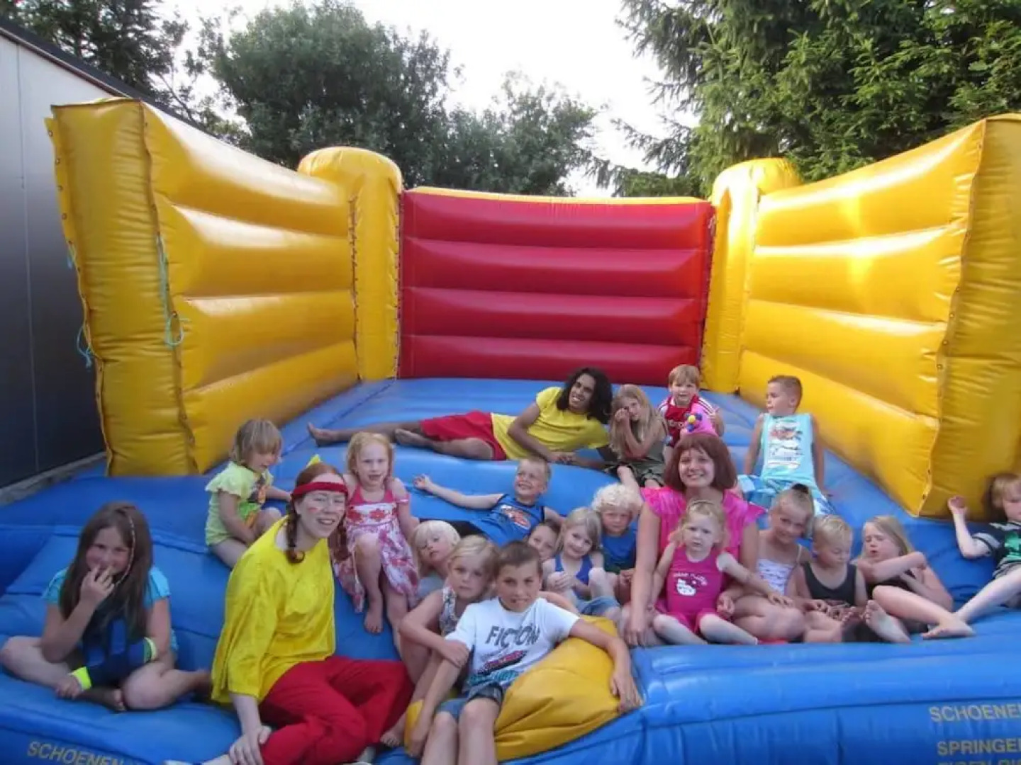 Snug Mobile Home in Januv Dul Bohemian With Pool