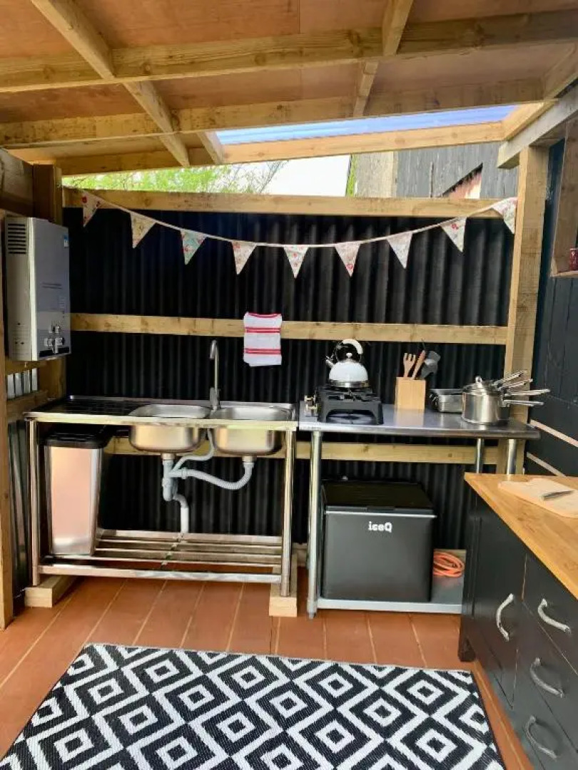 Tregantle Farm Eco Glampsite Super Safari Cabin