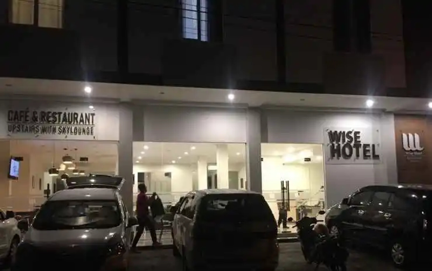 Wise Hotel Tomohon