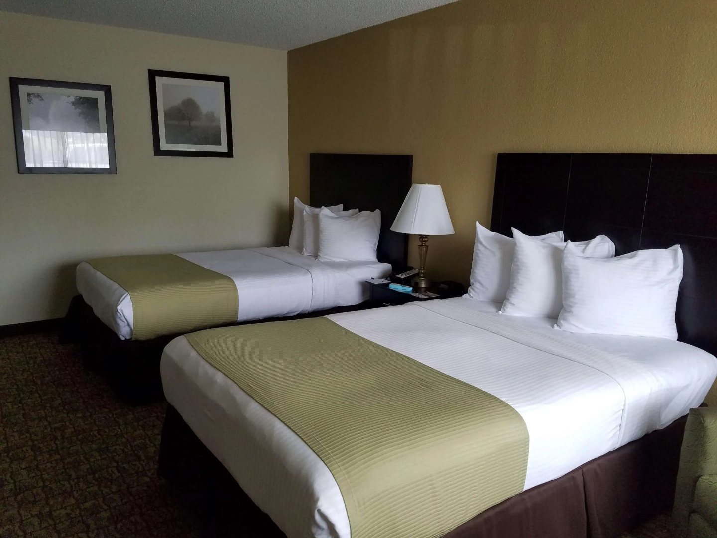 Best Western Crossroads Inn
