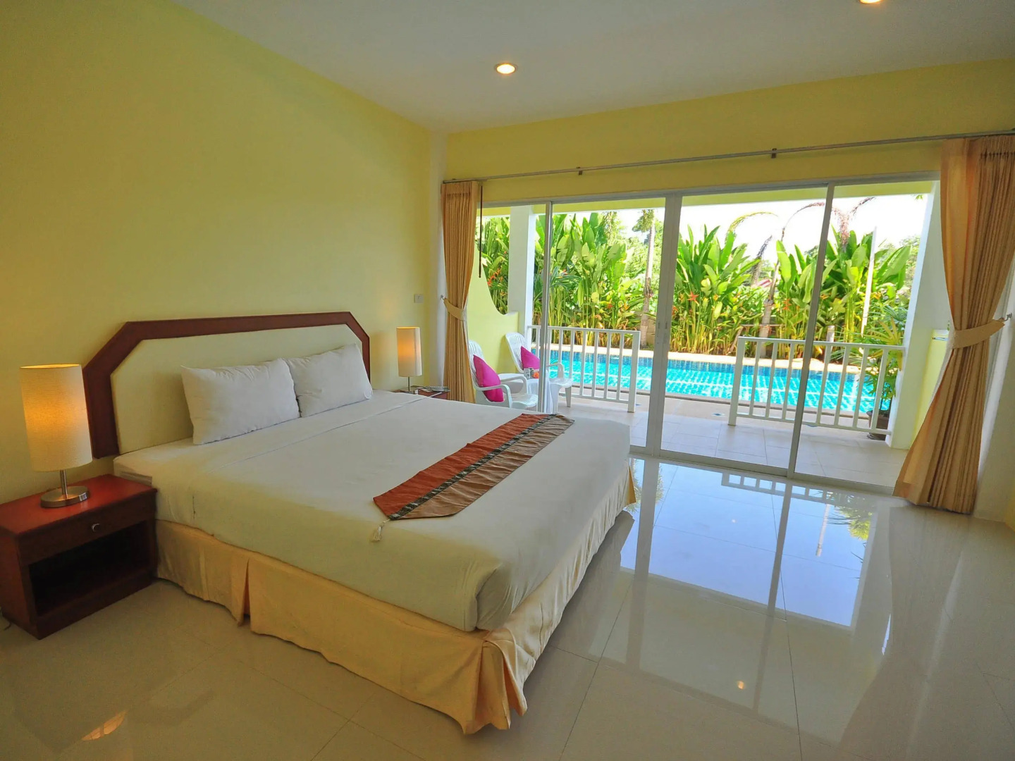 Phuket Airport Sonwa Resort