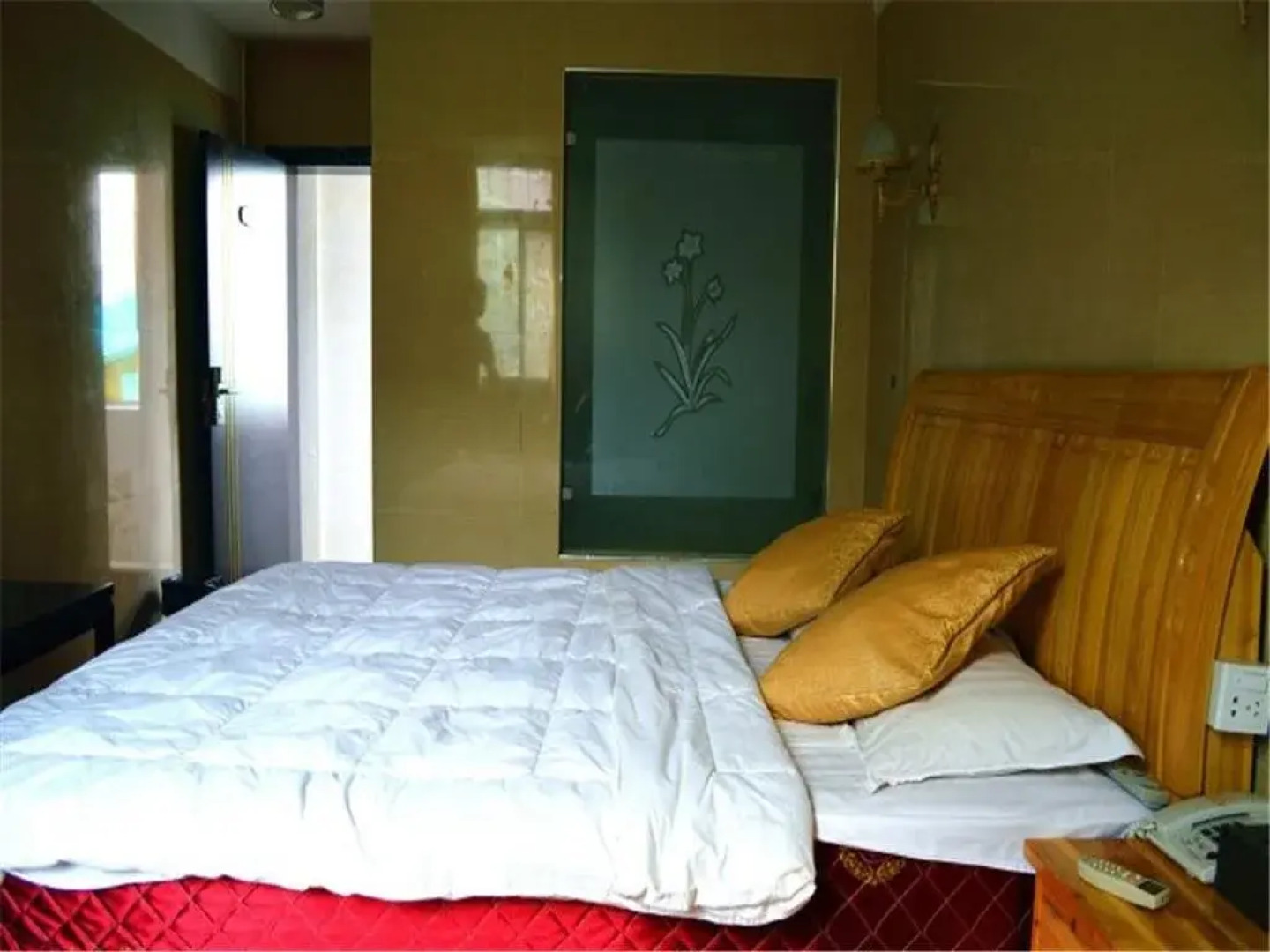 Yinruilin Express Hotel