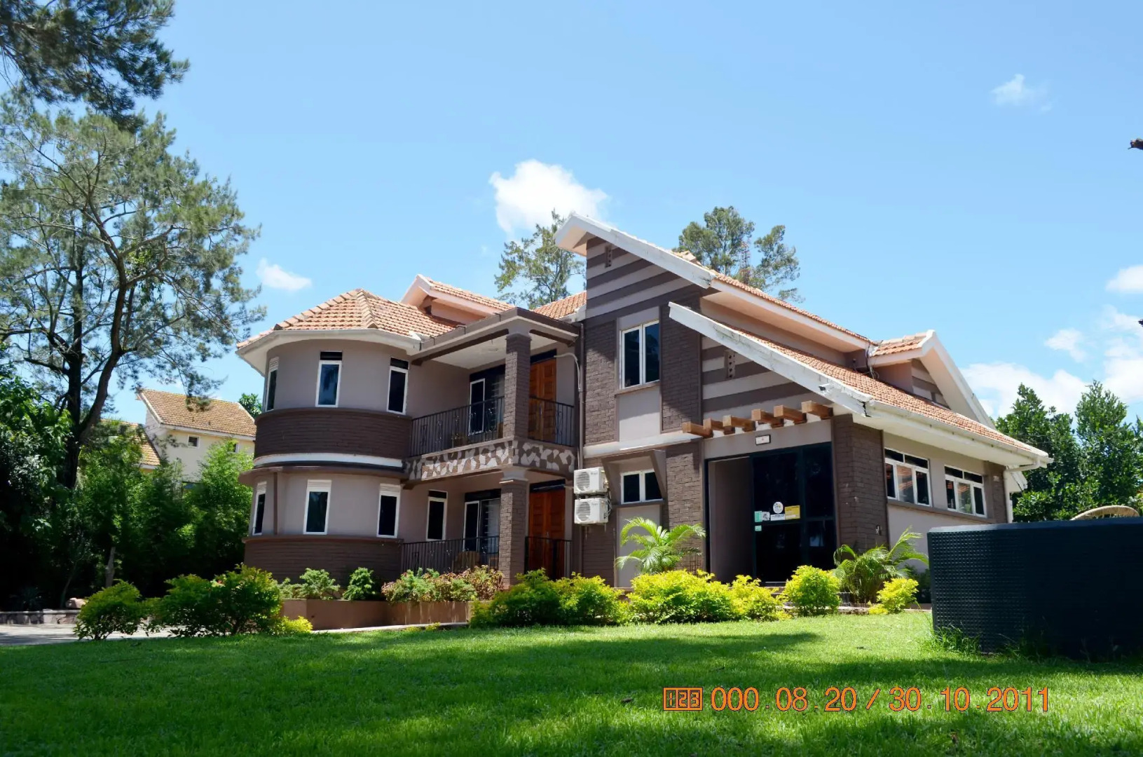 Saffron Beach Bistro & Cottages