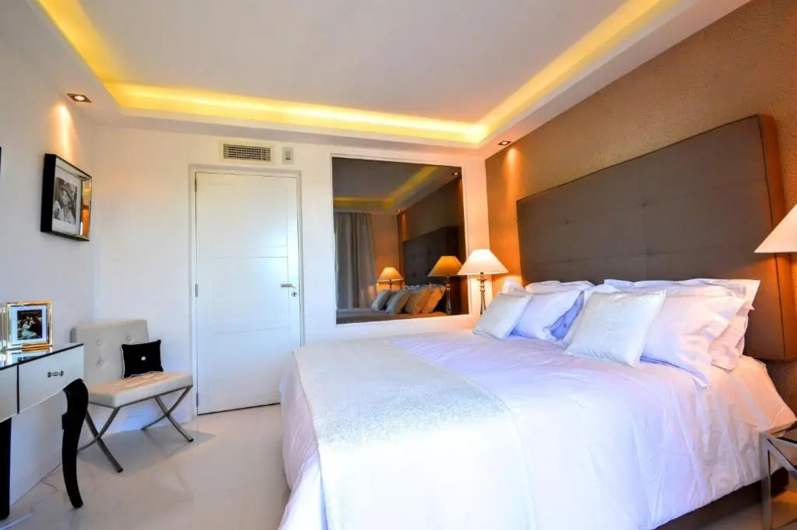 Deluxe apartment Villefranche Sea view front Terrace 230m2 with Jacuzzi