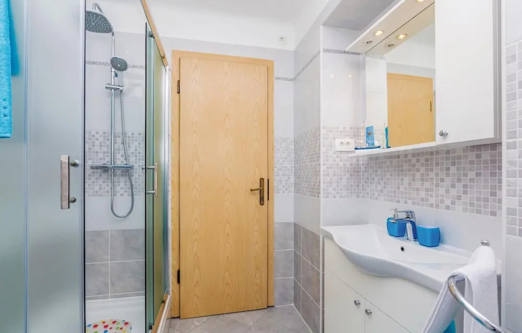 Stunning Home in Dobrinj With Wifi and 3 Bedrooms