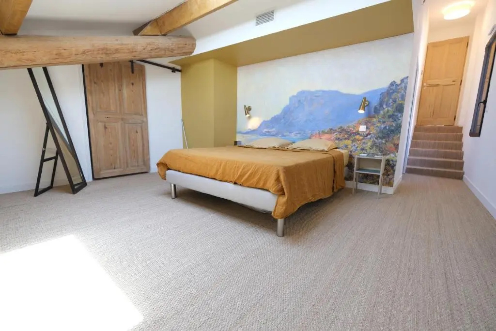 LS6-359 CASTEU Très belle Maison de maitre en plein cœur du village de Barbentane, proche d'Avignon, 12 couchages