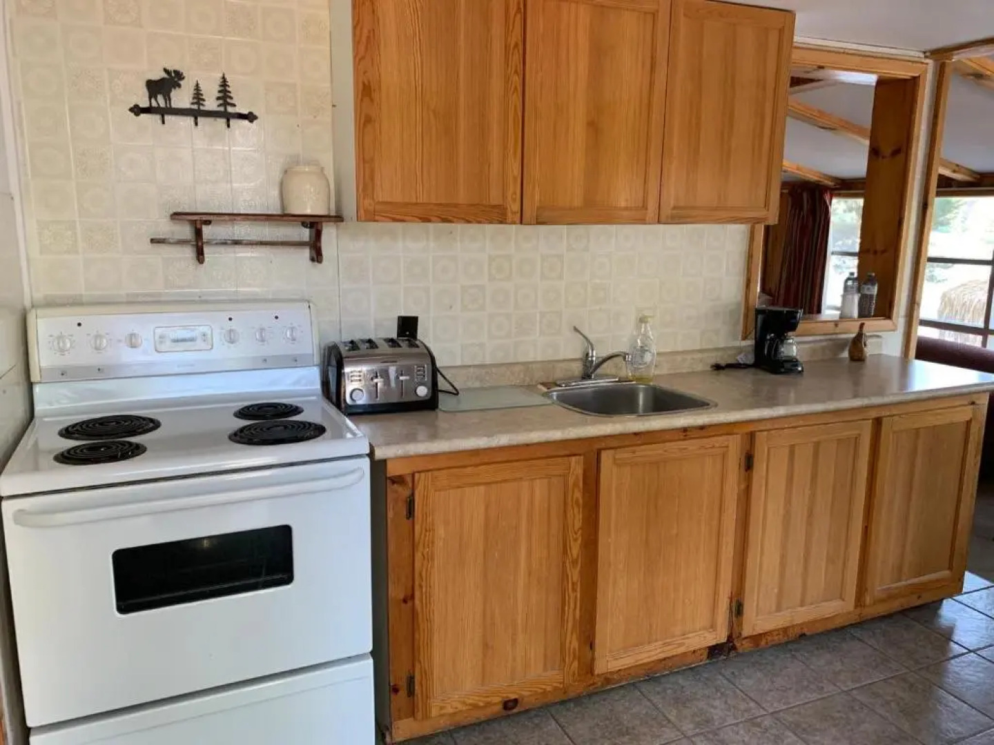 Algonquin Lakeside Inn