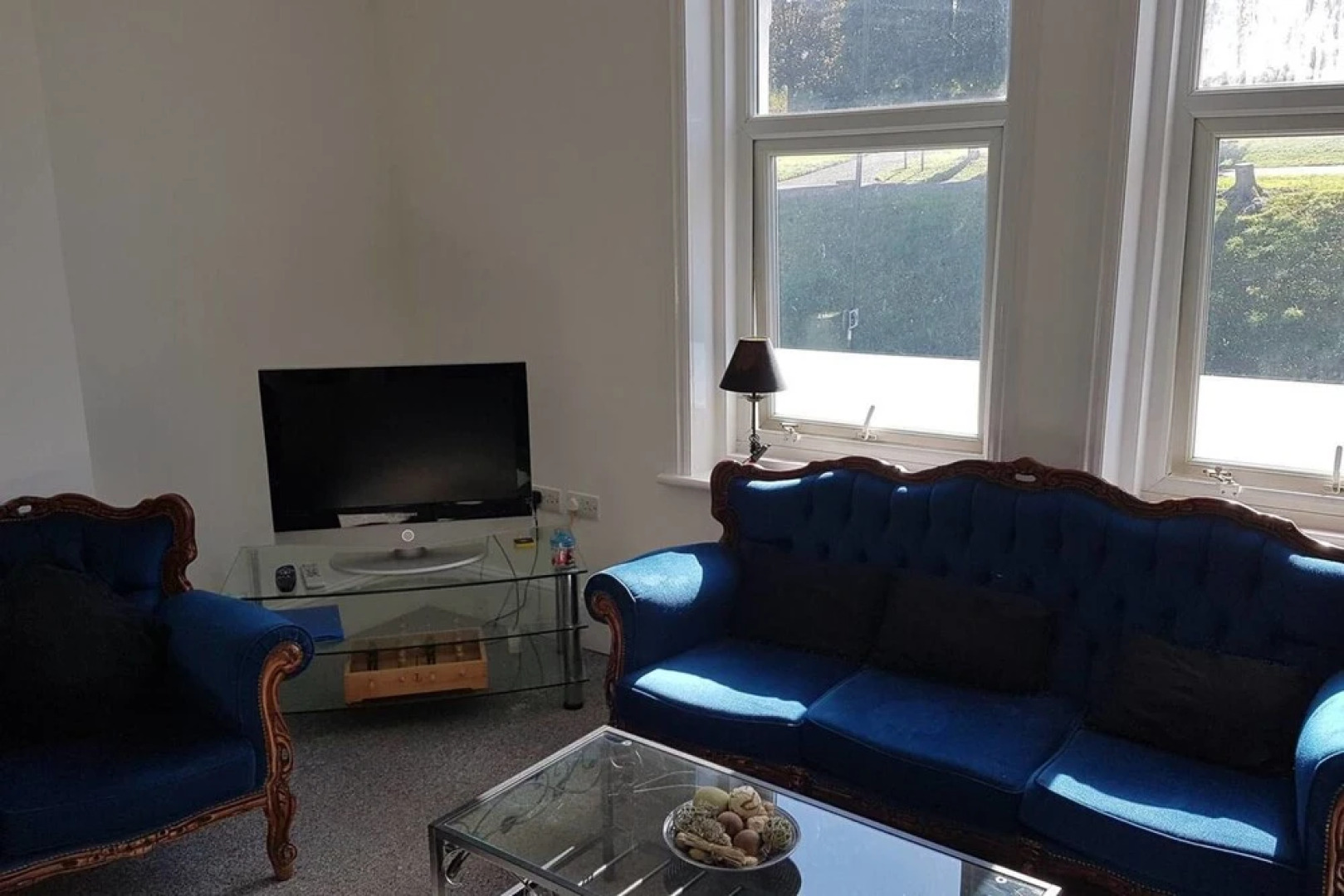 Spacious 2 Bedroom Apartment Sleeps 6 With Parking