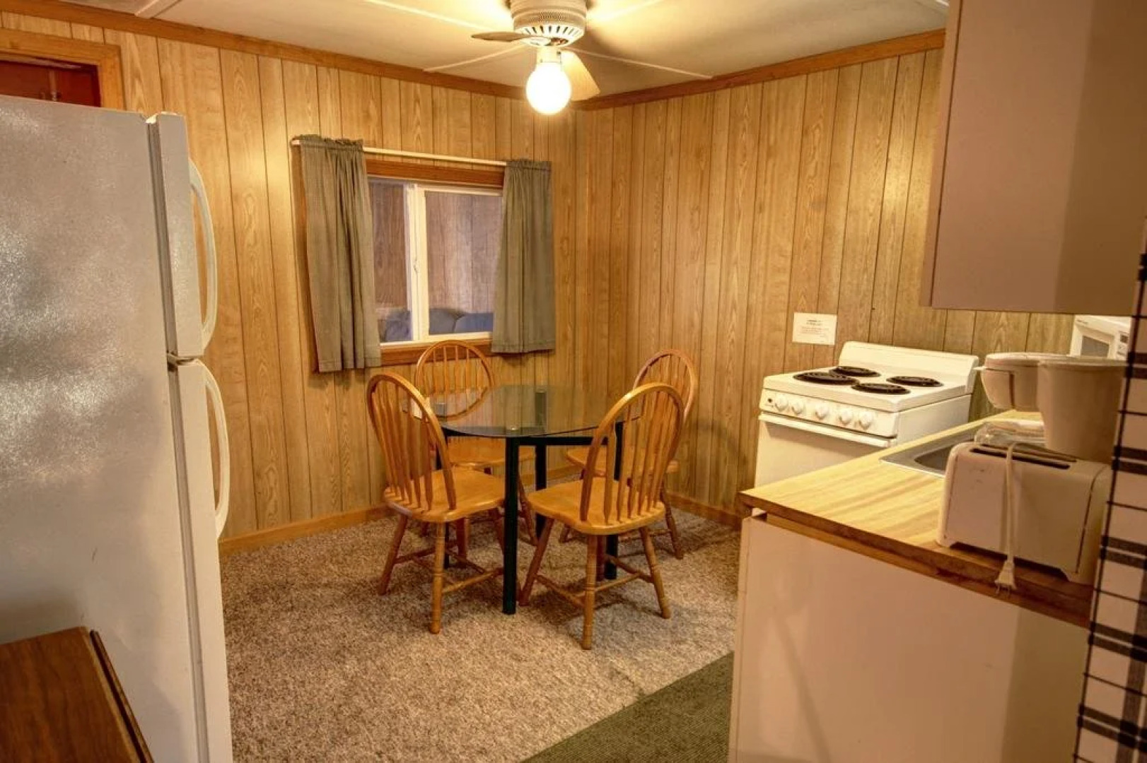 Glenmoore Lakeside Lodge