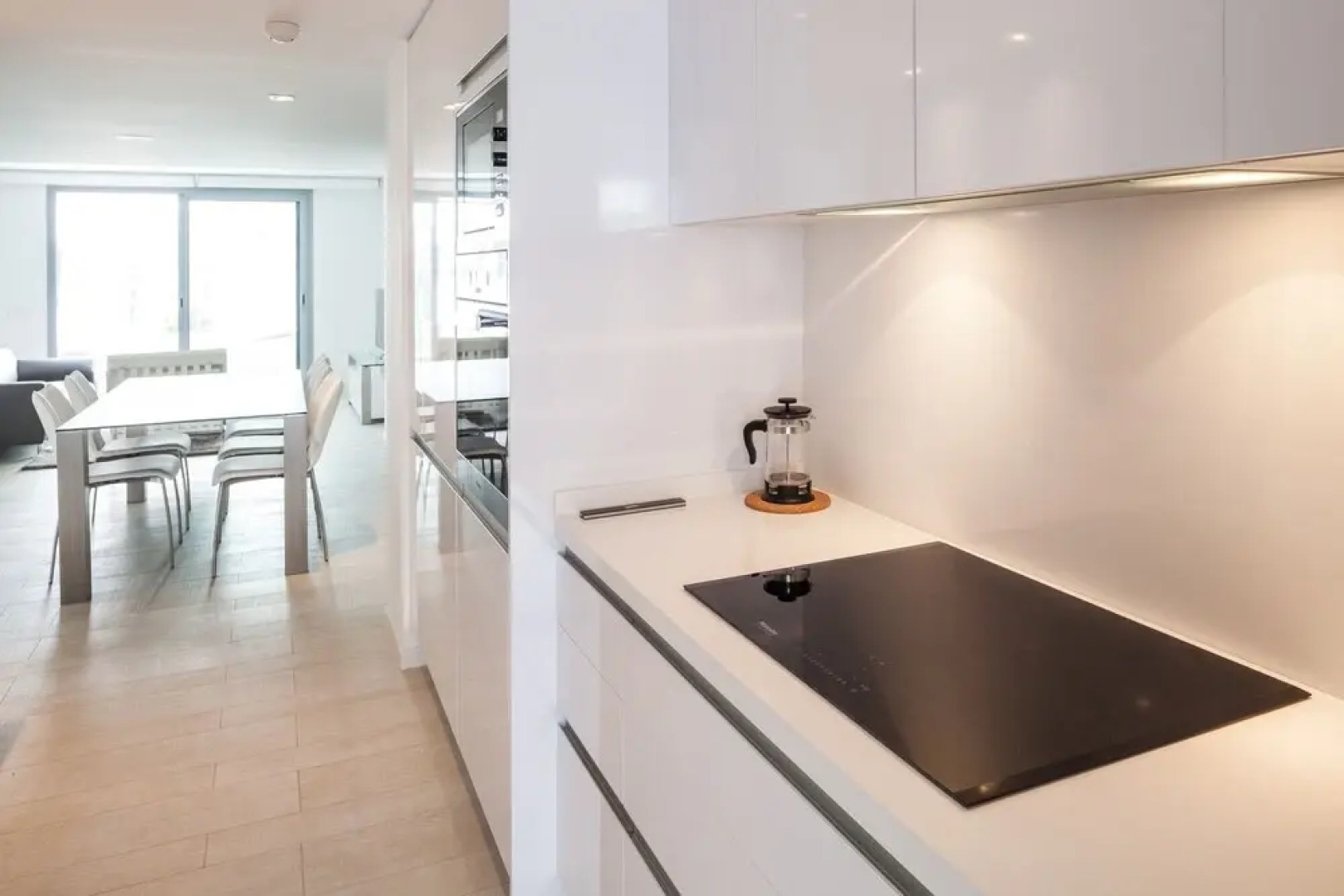 5 Star 3 Bedroom Apartment White Angel