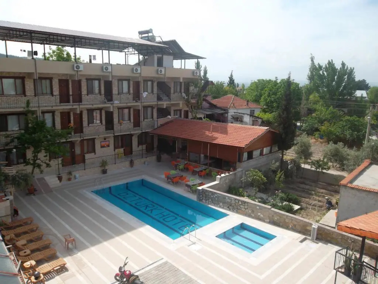 Ozturk Hotel