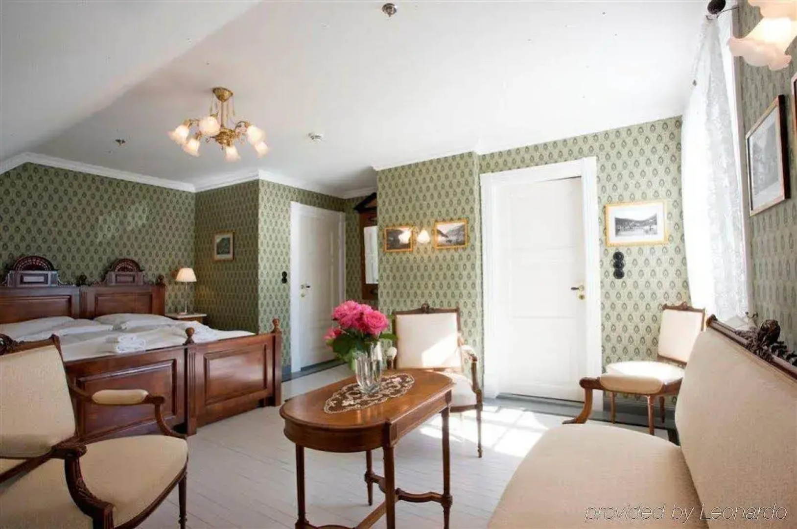 Walaker Hotel