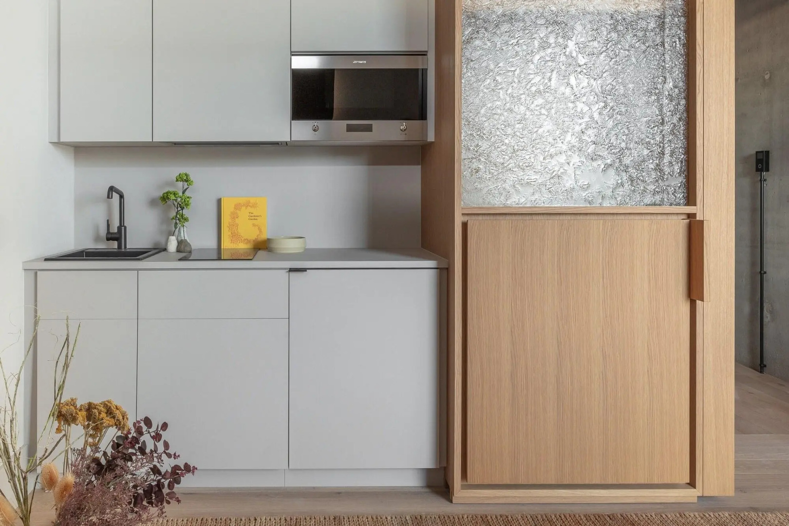 Locke at East Side Gallery