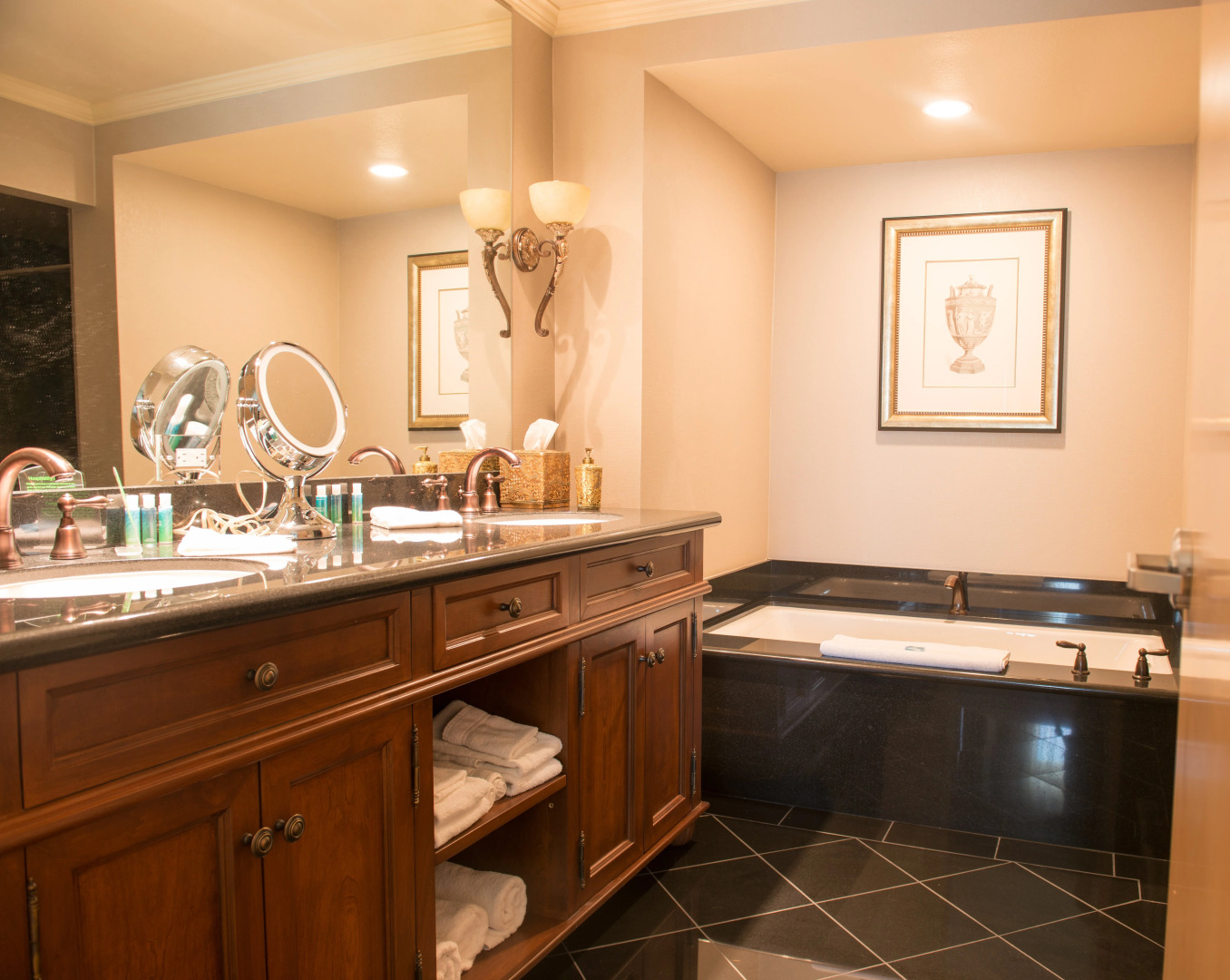 Holiday Inn Express & Suites Las Vegas SW - Spring Valley by IHG