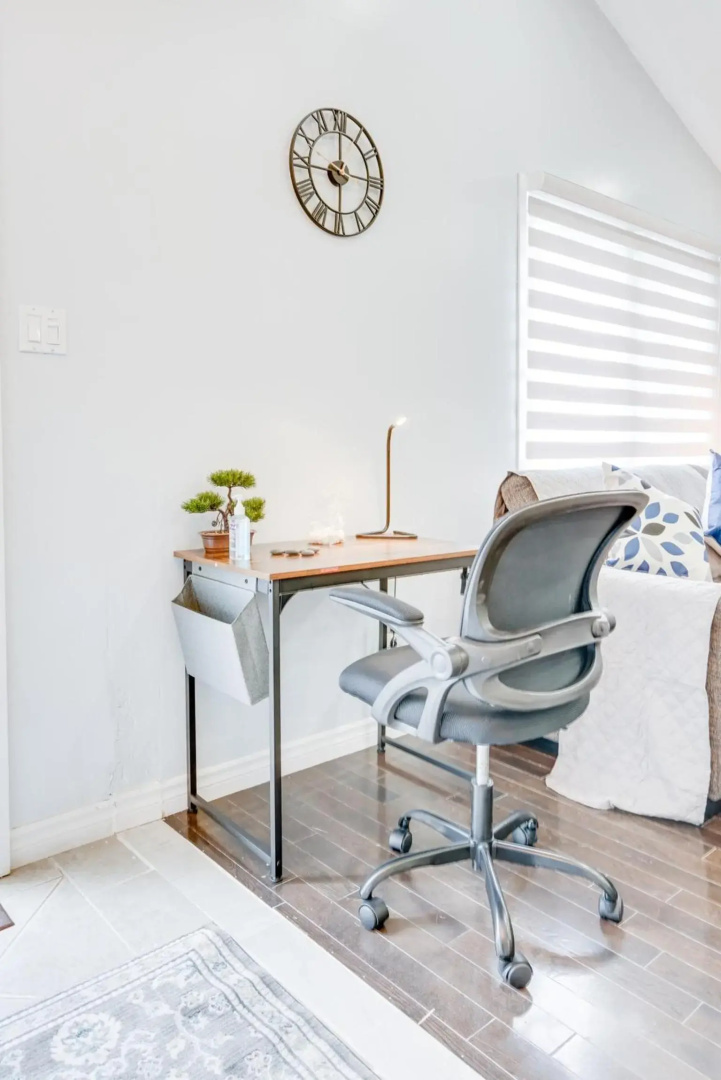 Tranquil & Cozy 30 min to Toronto ~ Backyard ~ Pkg