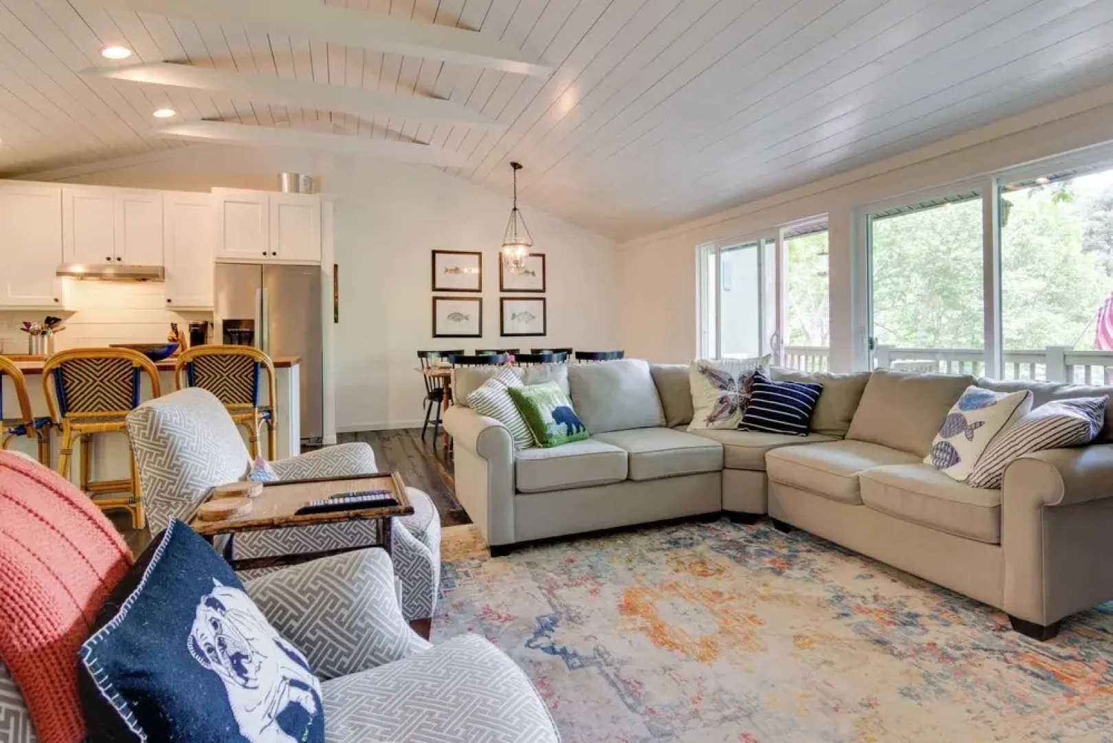 High-end Sapphire Retreat on Fairfield Lake!