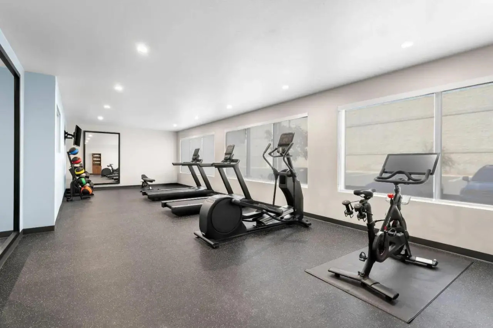 Everhome Suites San Bernardino - Loma Linda