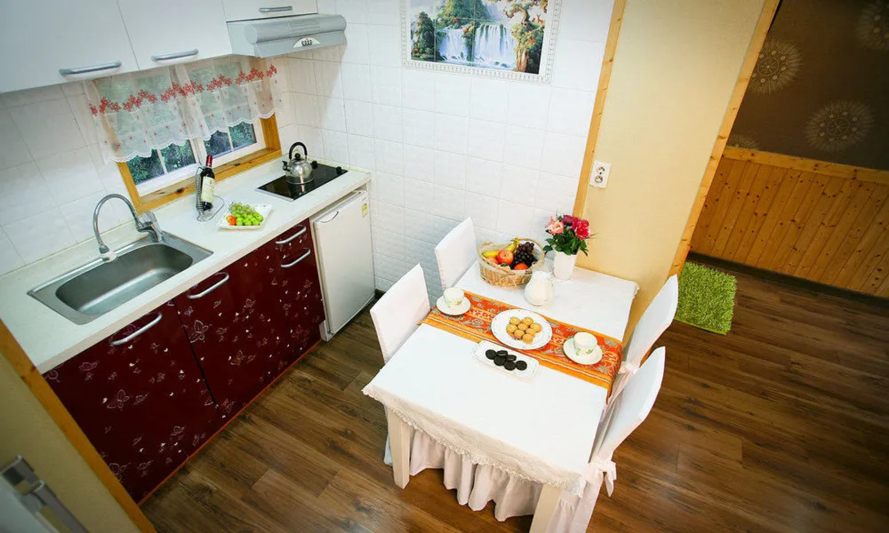 Spring Summer Fall Winter Pension