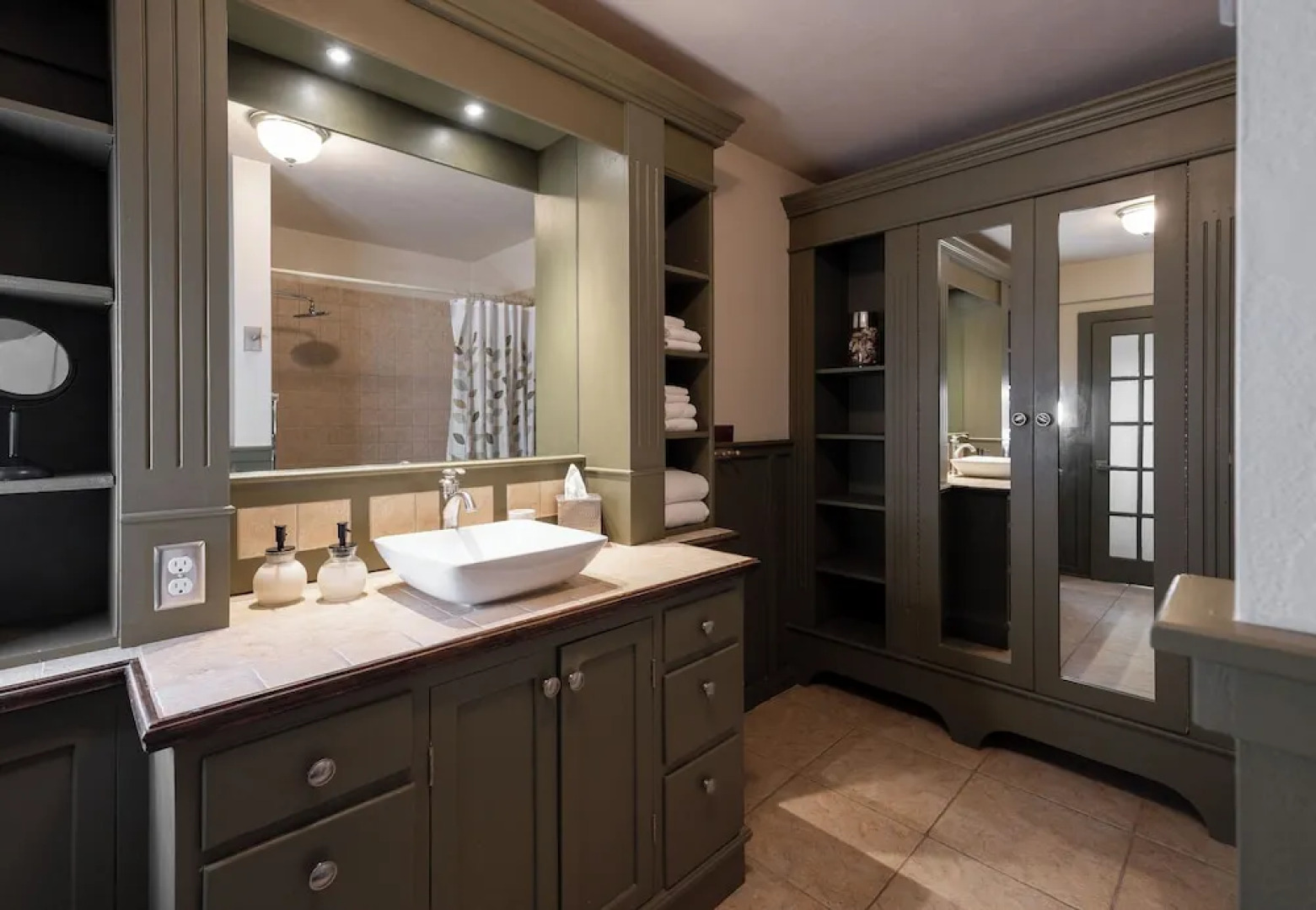 Highland Haven Creekside Inn