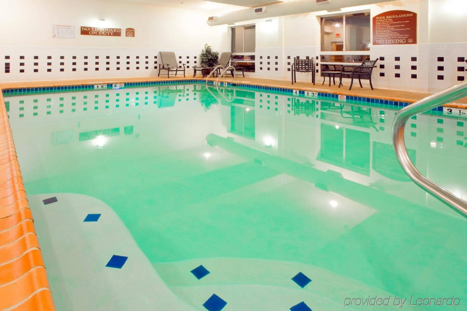 Holiday Inn Express Hotel & Suites Woodbridge by IHG