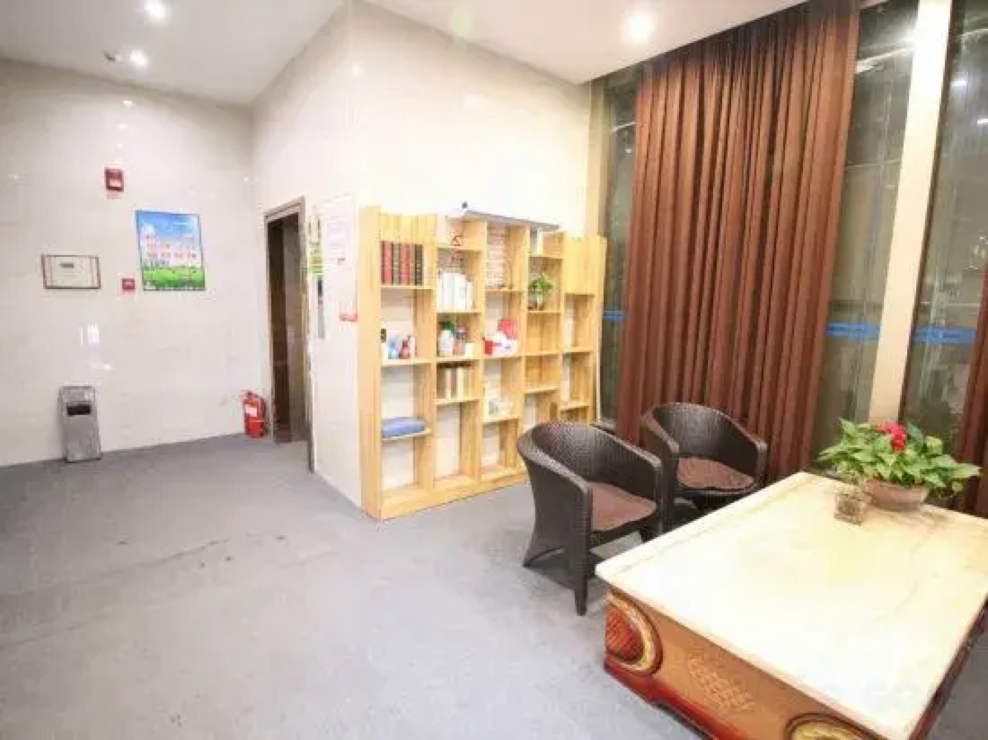 Quanna Hotel (Zhengzhou Railway Station Yinji Plaza)