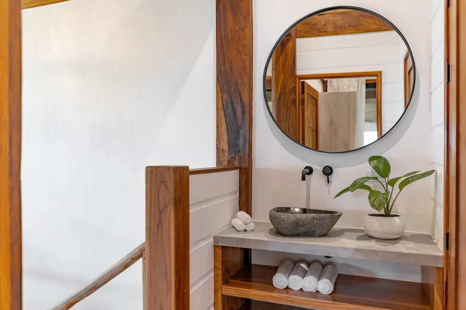 Blue Mist Hotel & Beach Club