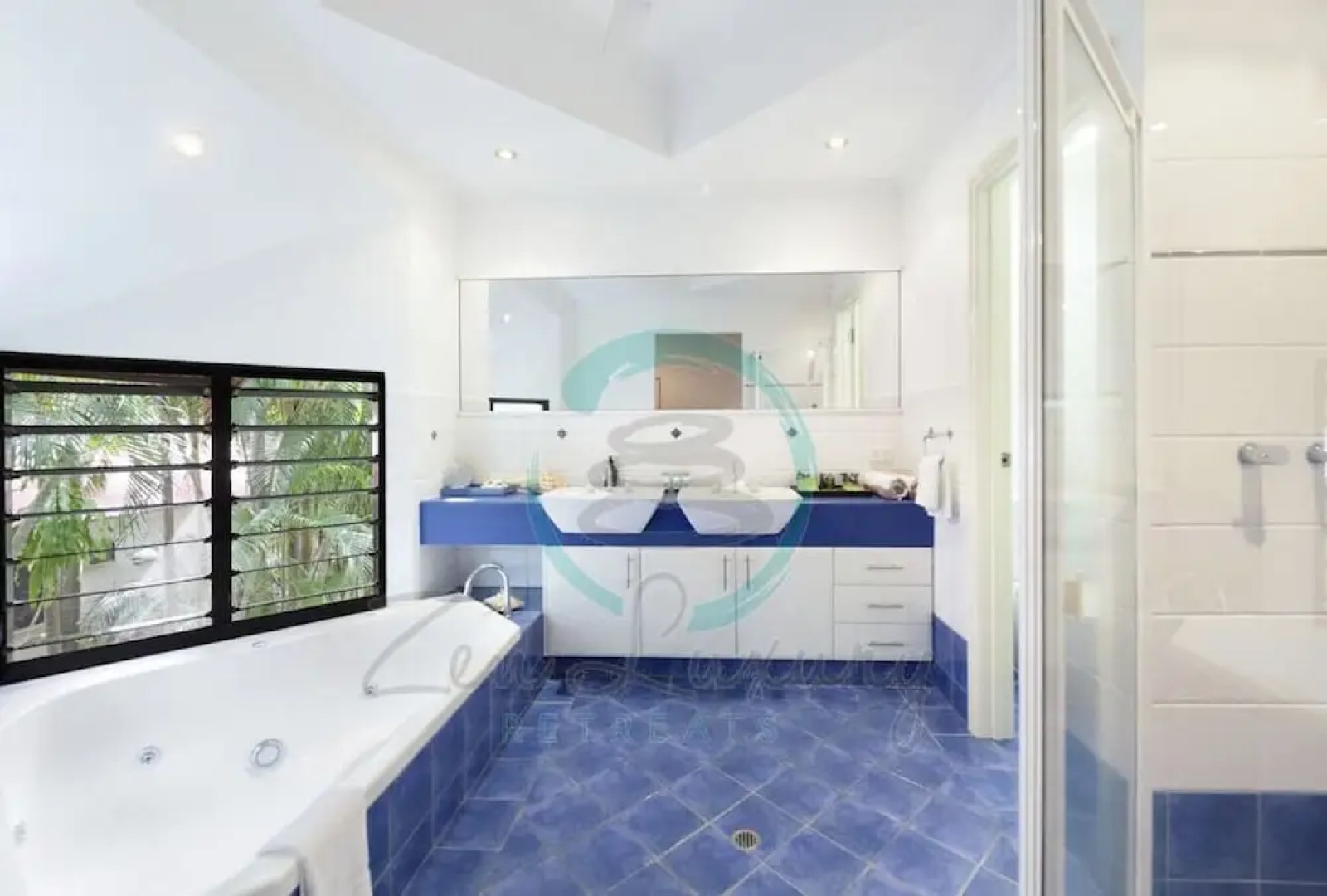 ZENLUX - 3-Story Corporate Golf Retreat