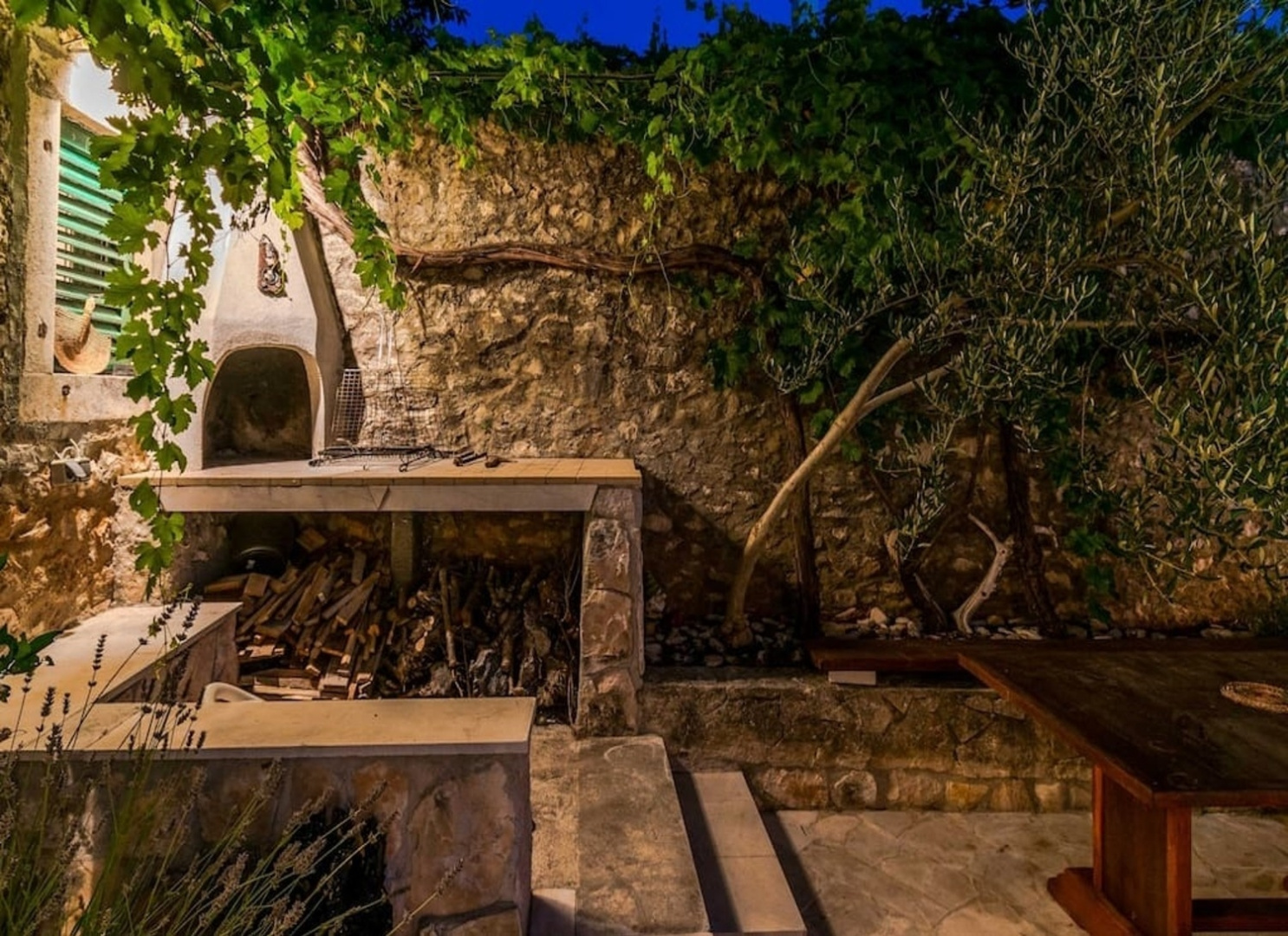 Holiday house Vjerocka - with pool : Donji Humac, Island Brac