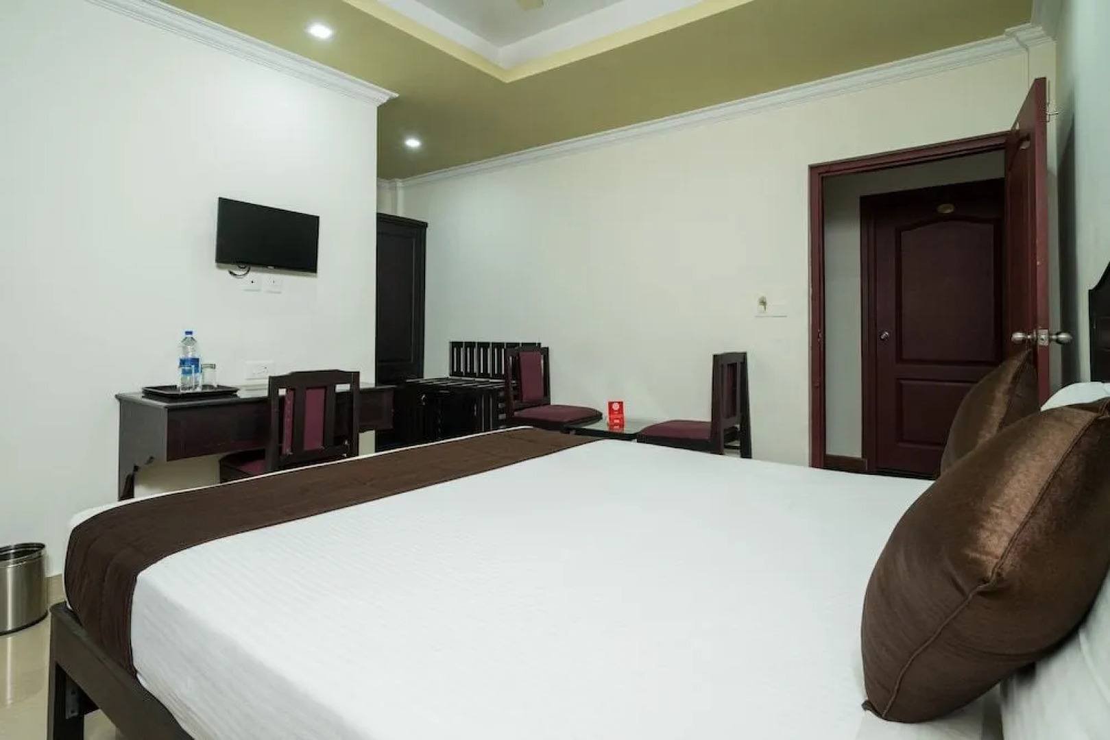 OYO 10428 Hotel Sandal Breeze