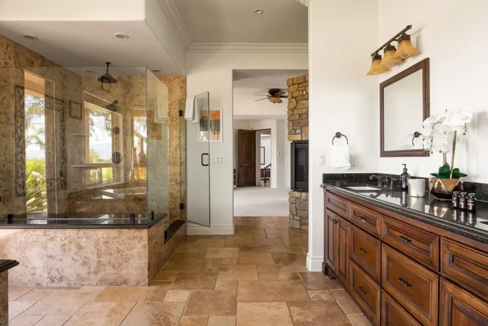 Villa Cabernet by Avantstay Expansive & Private Estate w/ Pool, Hot Tub & Outdoor Kitchen!