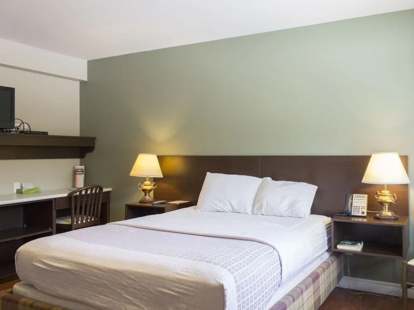 Knights Inn Flesherton