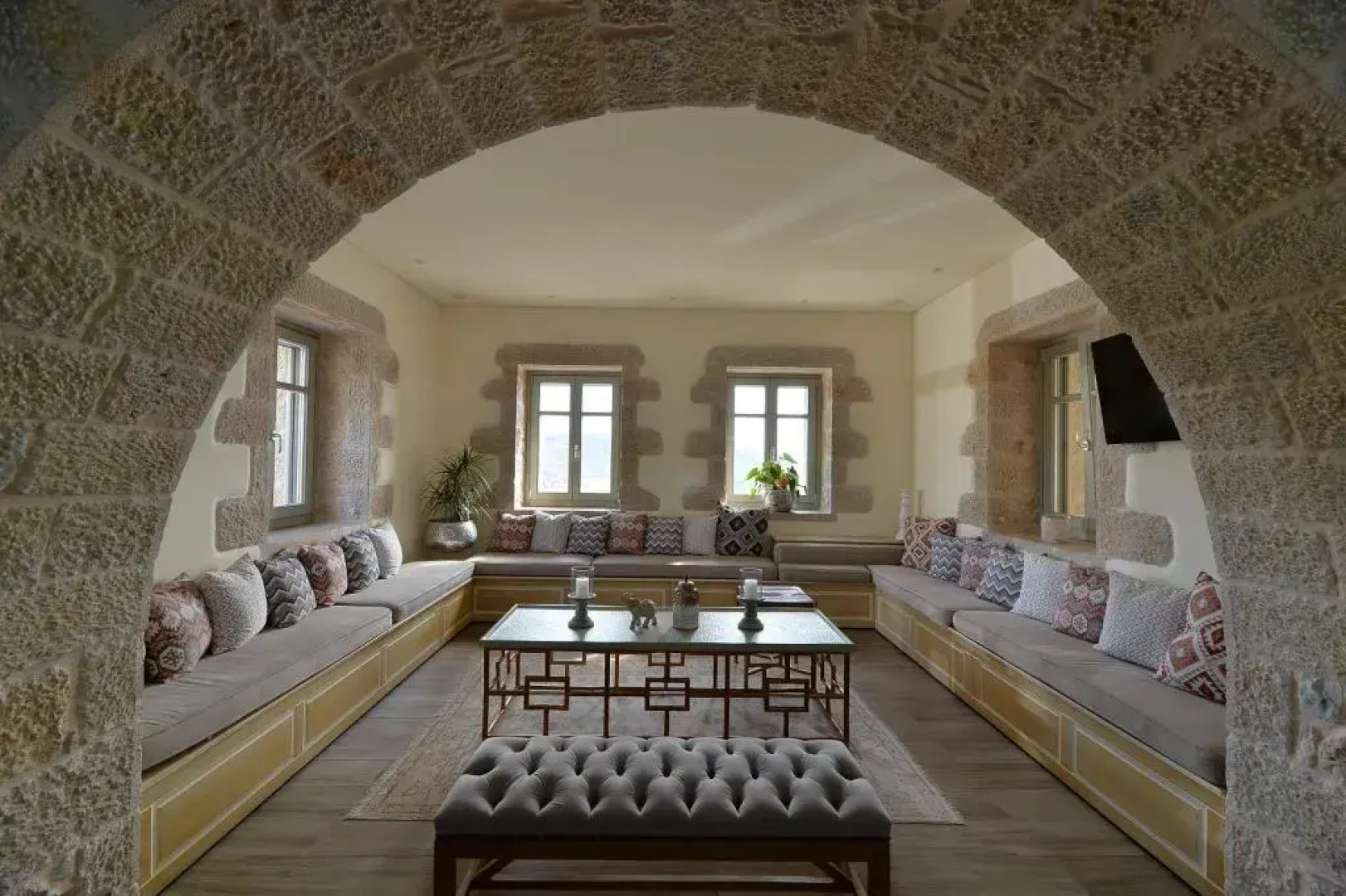 Akrolithi Boutique Hotel