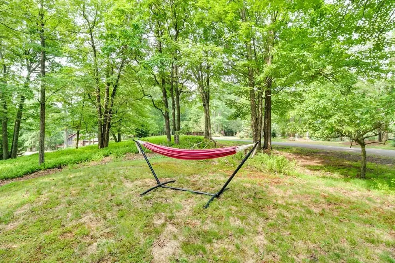 Outdoor Theater, Deck & Fire Pit: Poconos Retreat