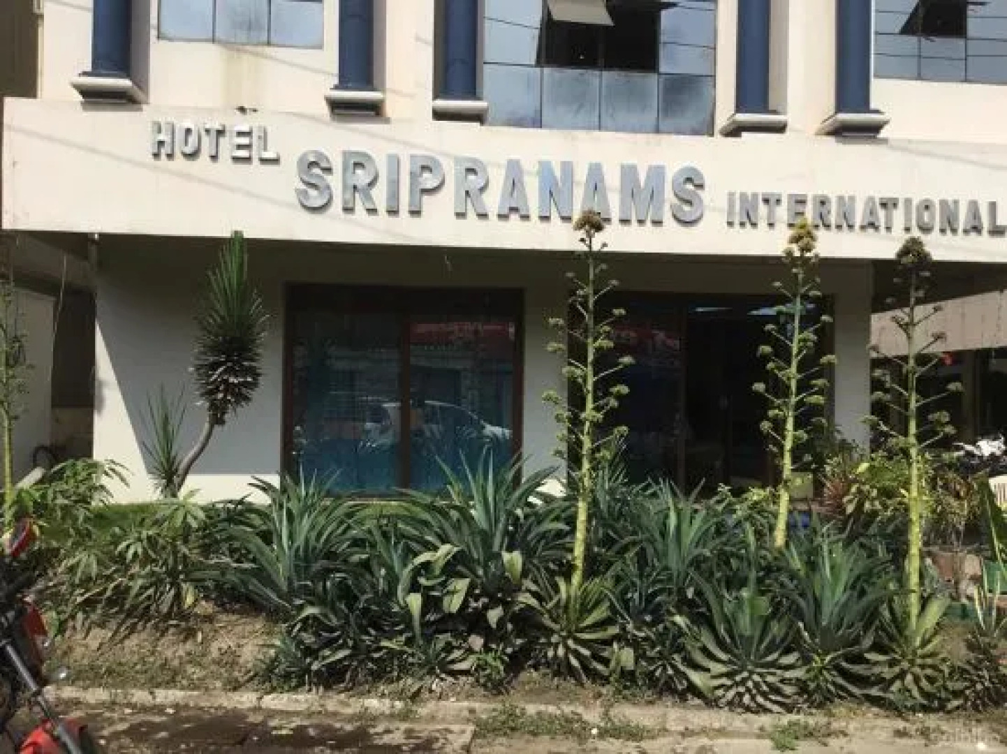 Hotel Sripranams International