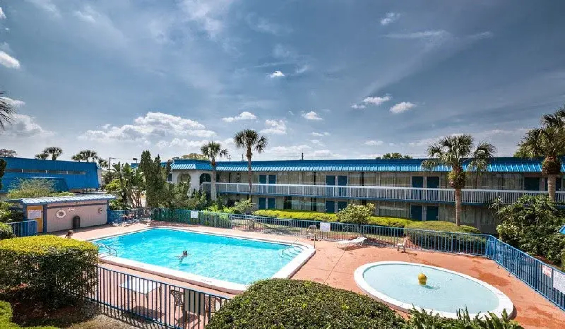 Vista Inn & Suites Tampa