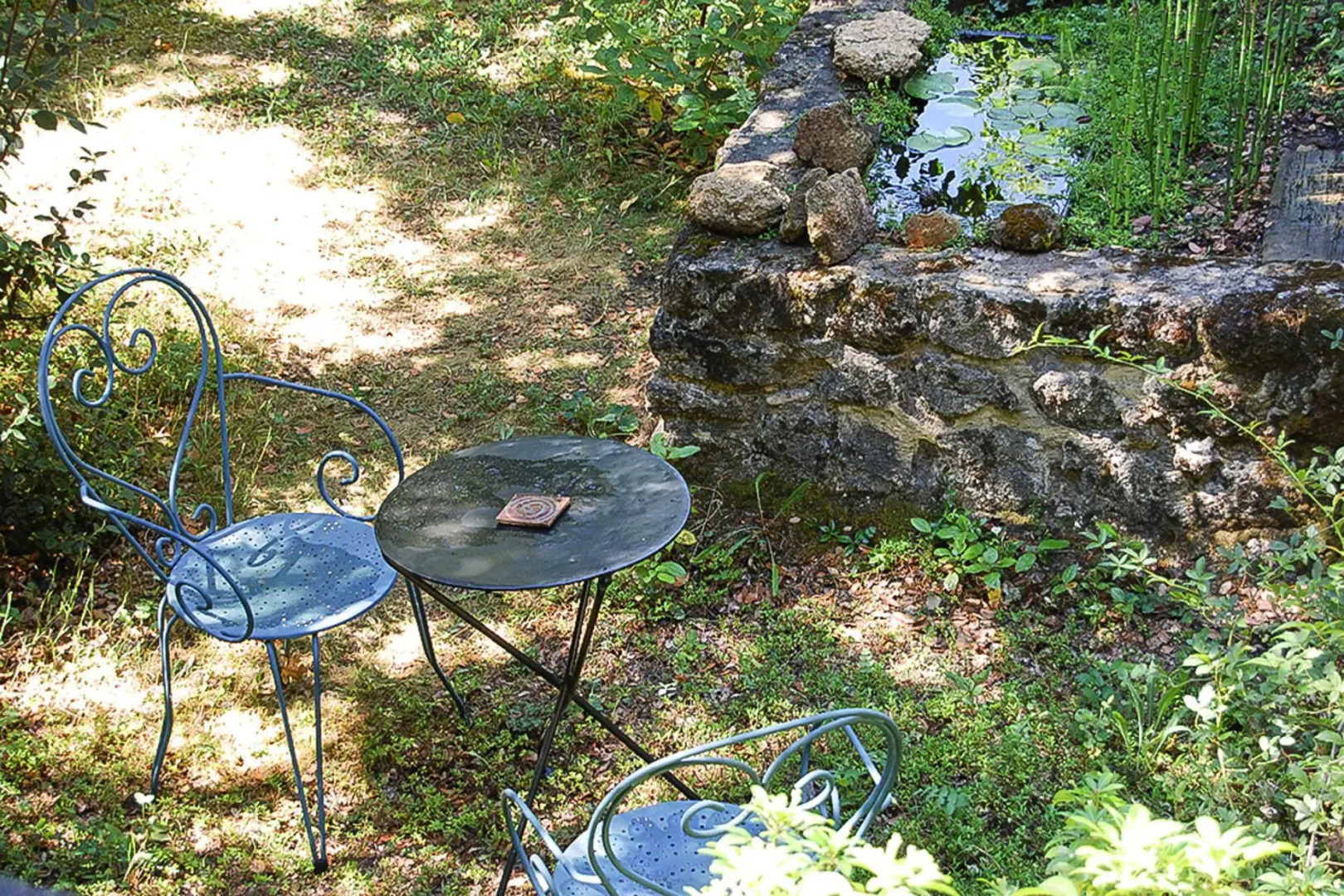 Pretty stone house with own terrace and private garden, Grignan