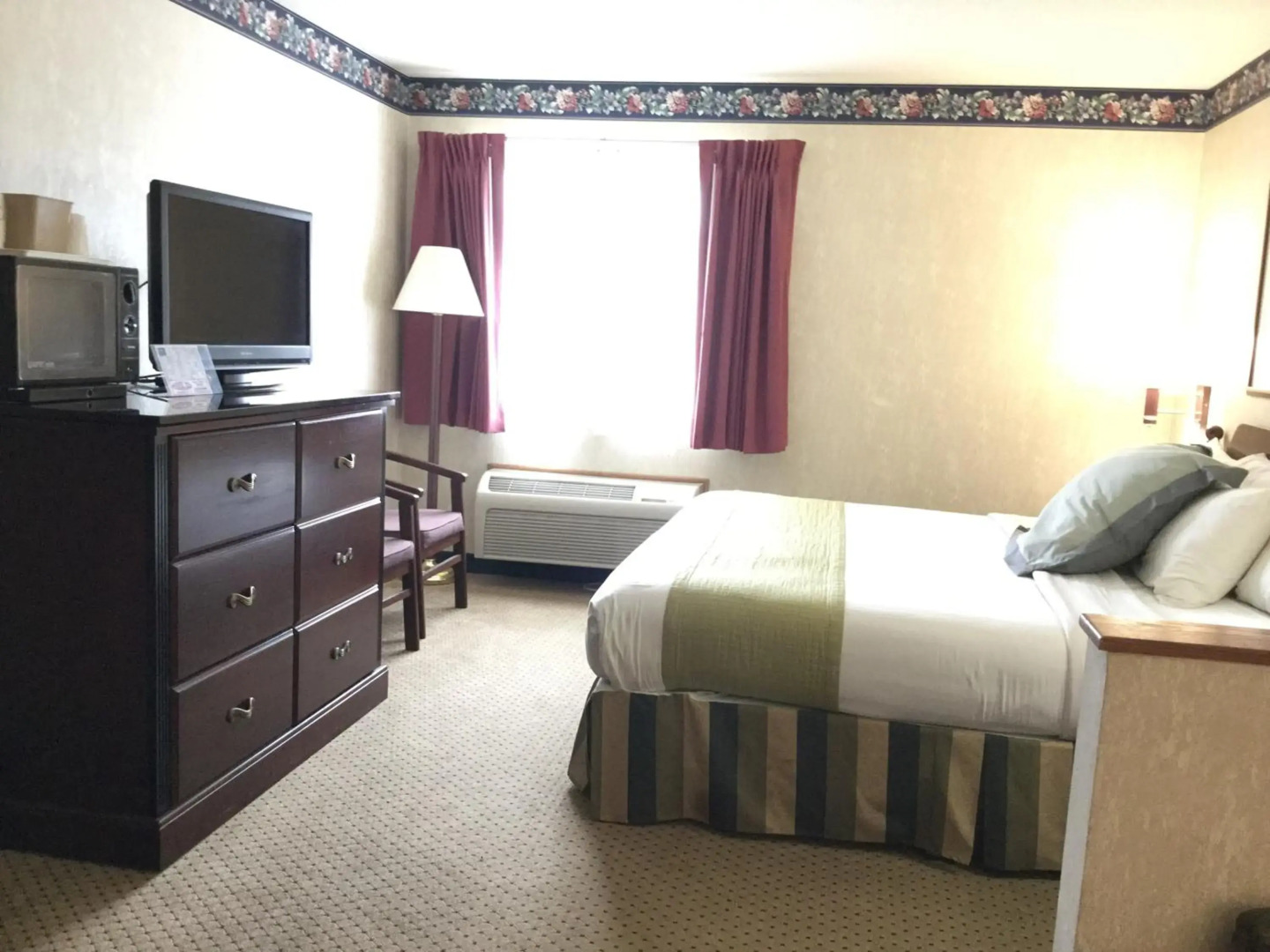 Americas Best Value Inn & Suites St. Louis, St. Charles Inn
