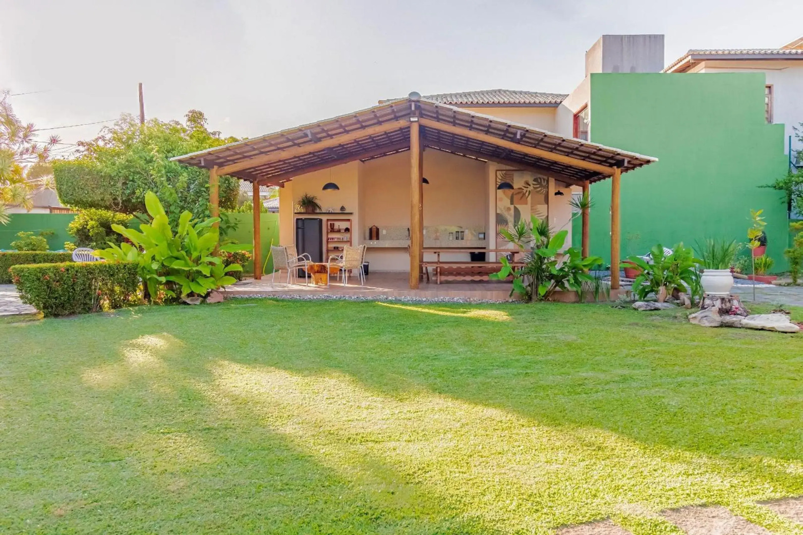 VT04 Excelente Casa 3 Quartos e Piscina