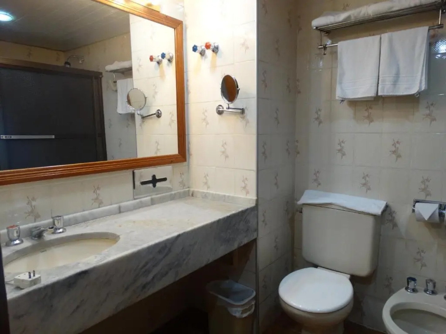 Taj Mahal Continental Hotel