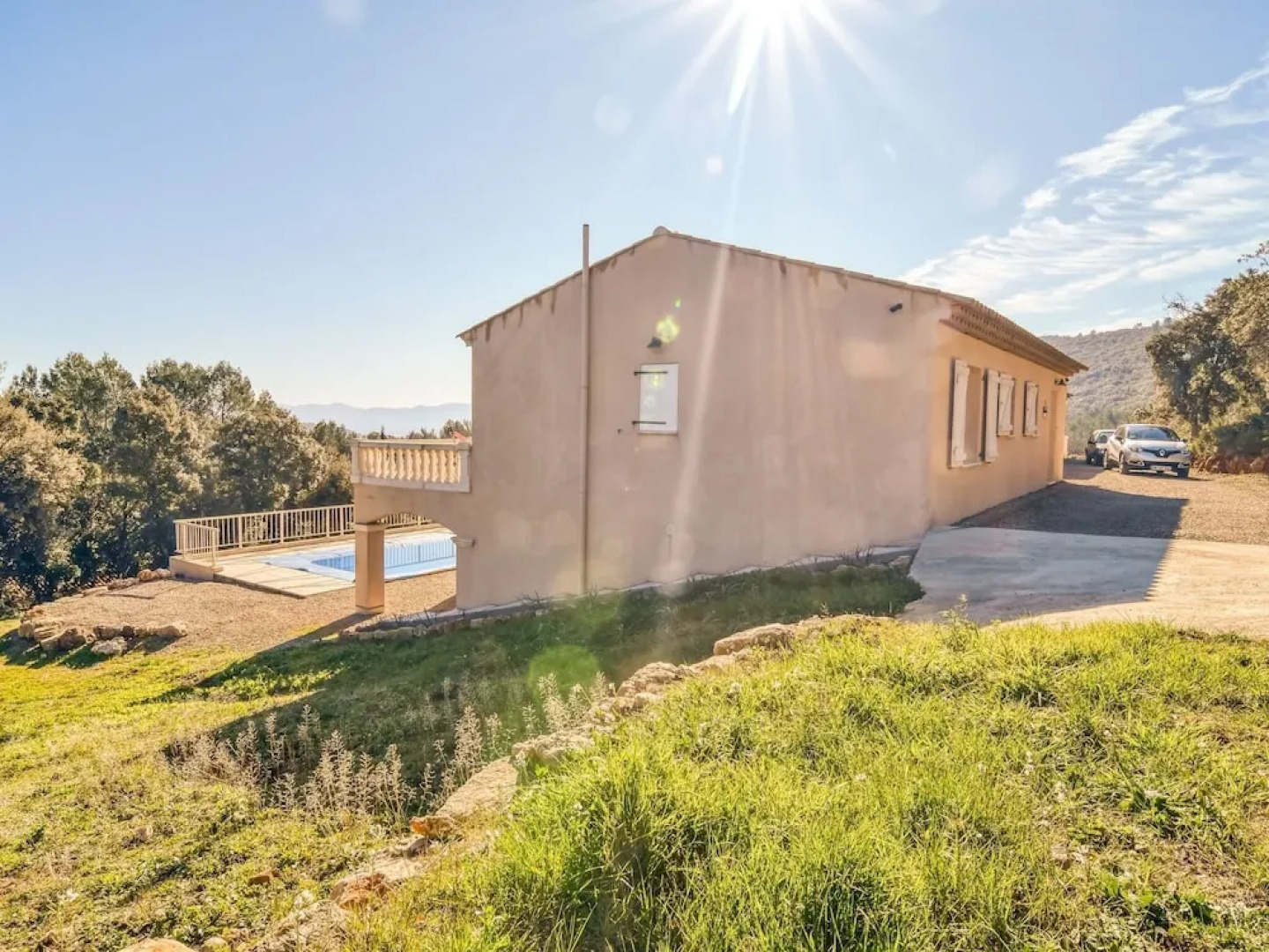 Plush Villa in Le Cannet-des-Maures with Private Pool