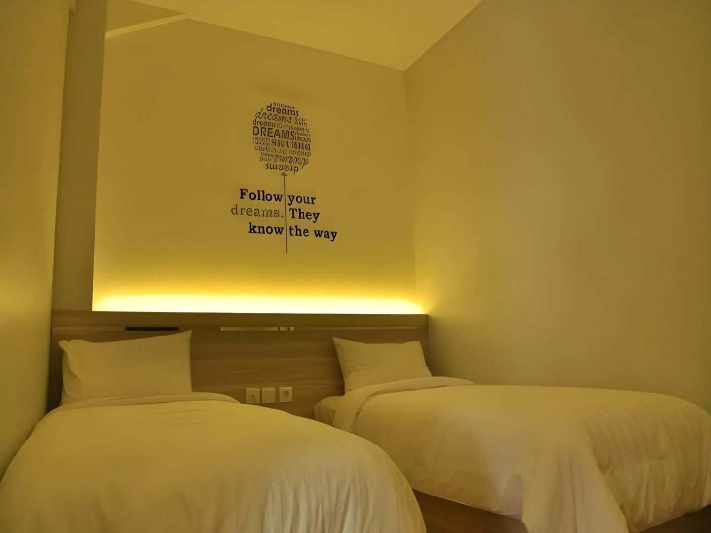 Summer Bed and Breakfast Hotel