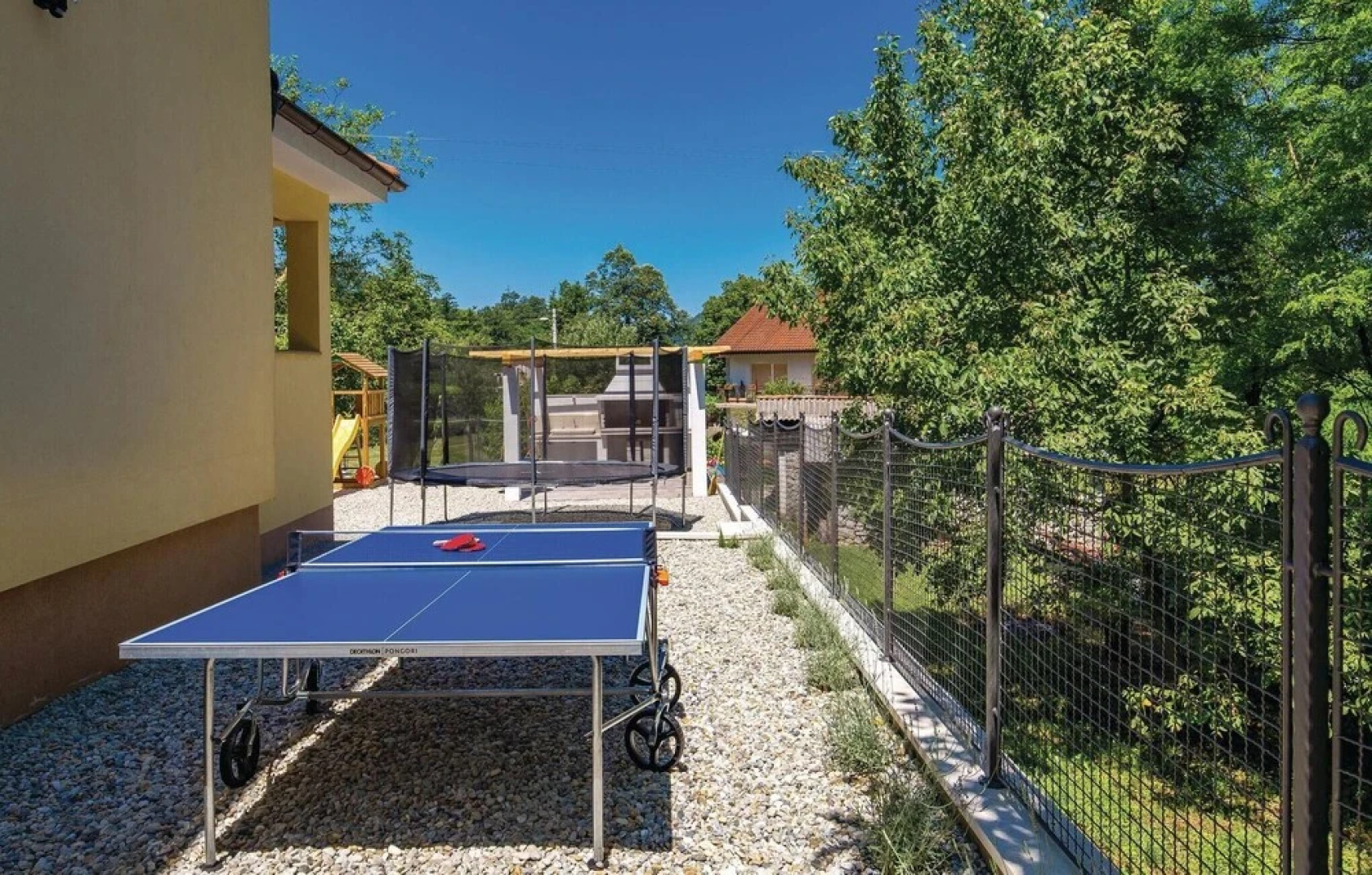 Nice Home in Zastenice With Wifi, 2 Bedrooms and Outdoor Swimming Pool
