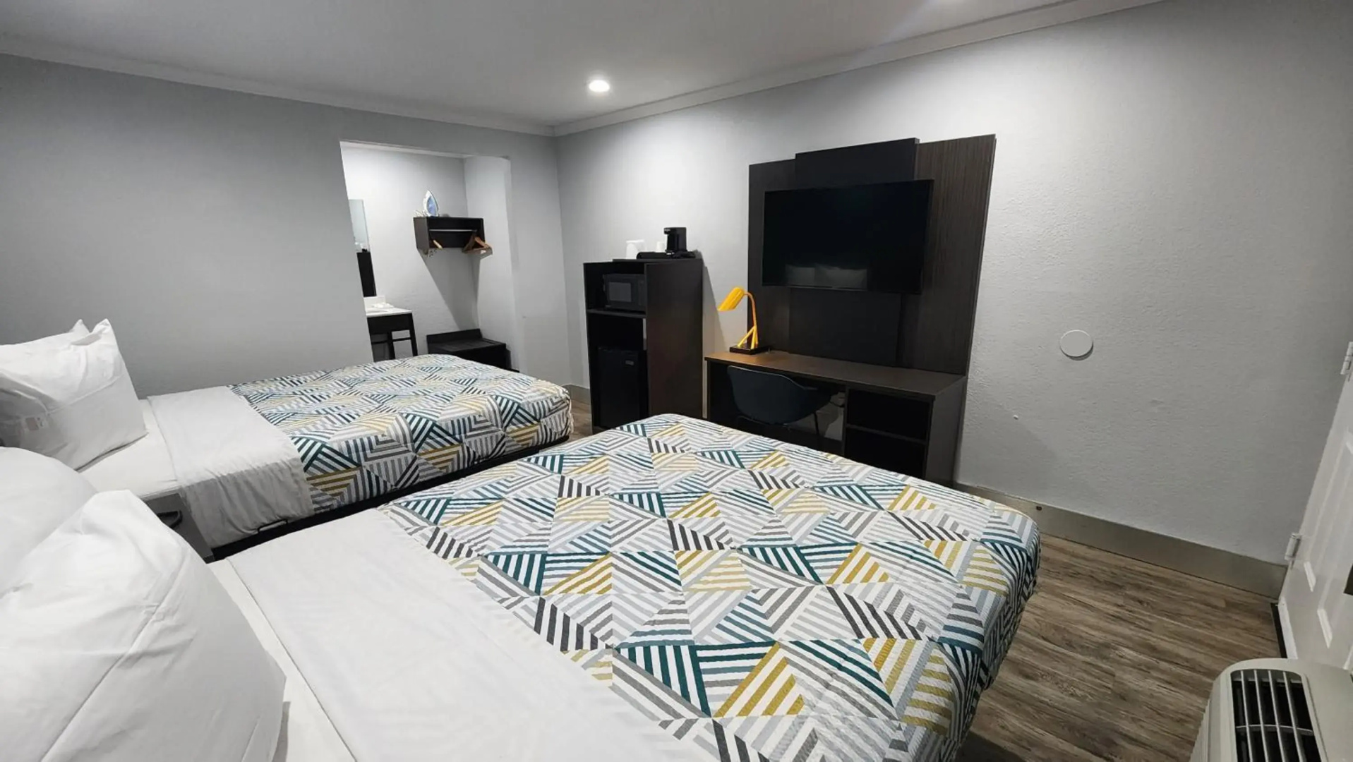 Studio 6 Suites San Ysidro, CA -San Diego South Bay
