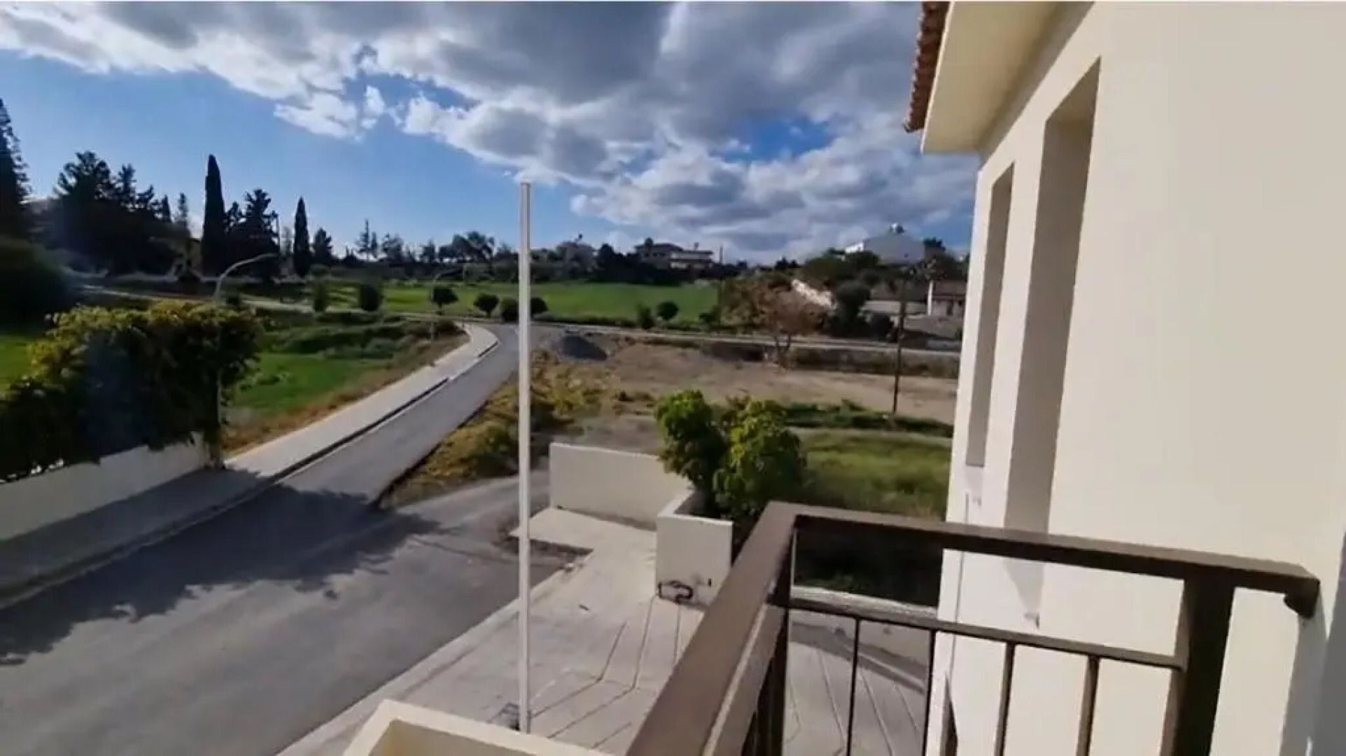 Green Leaf Apartment