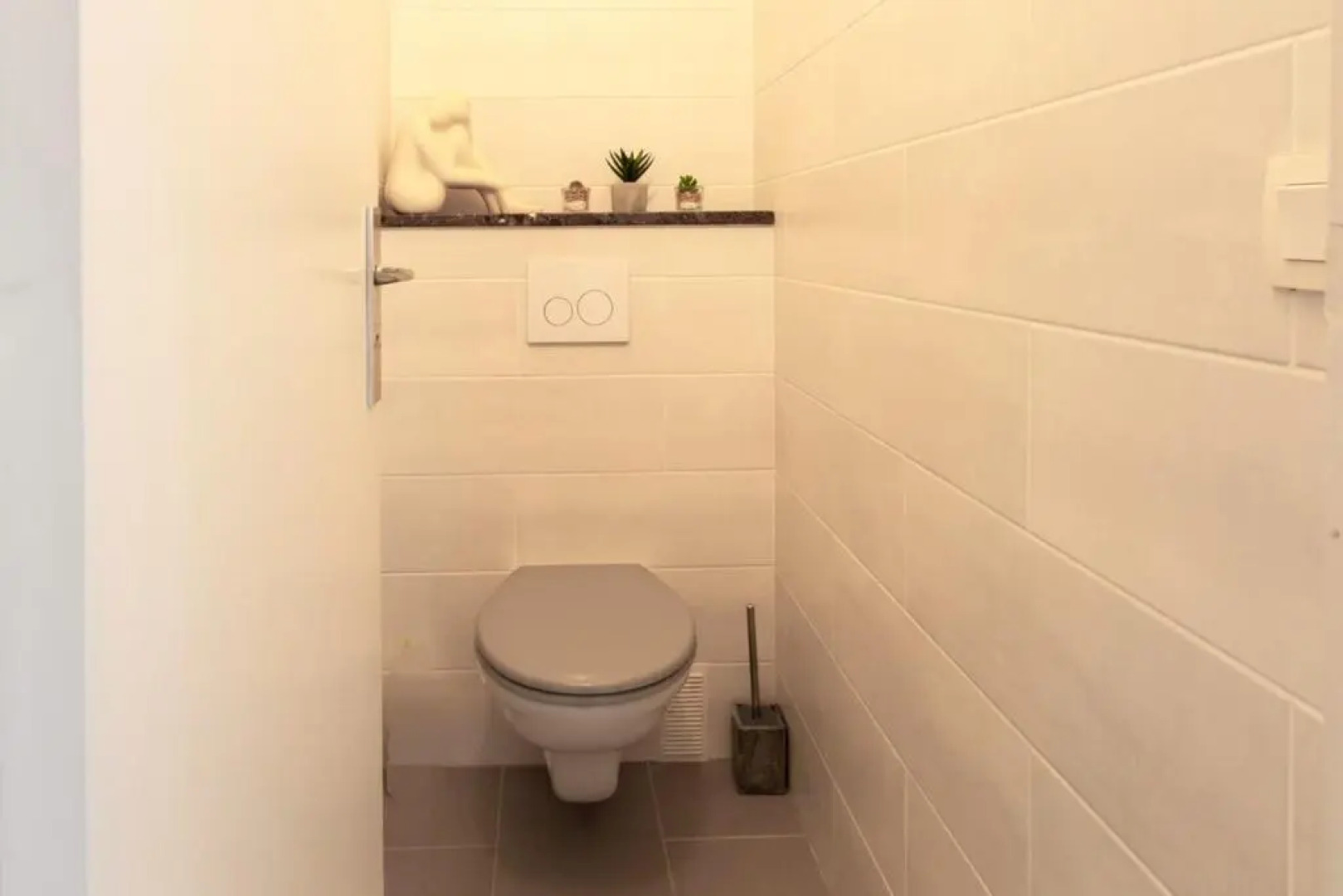 Air-Conditioned Apartment With Furnished Terrace & Parking Rated 3 Stars