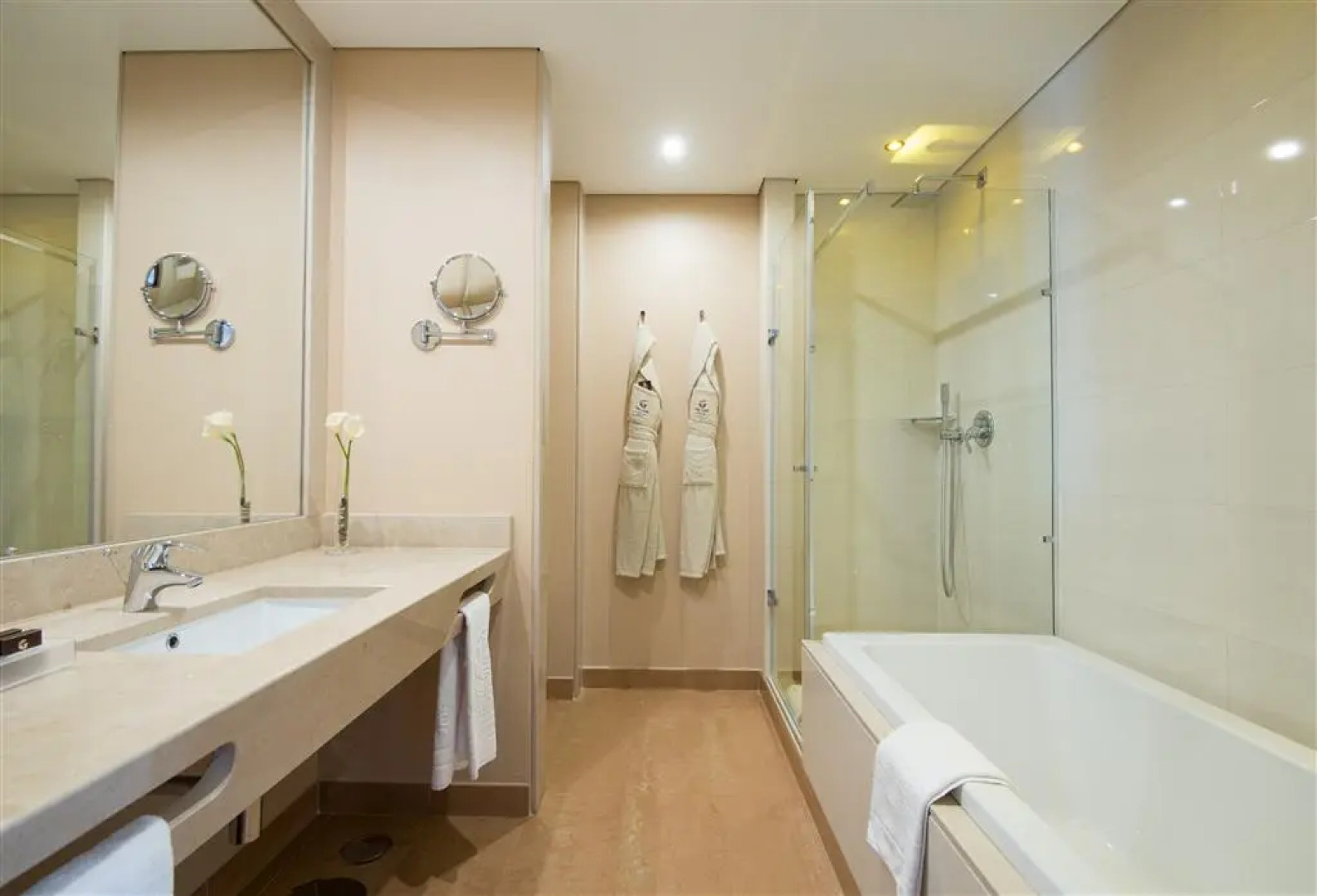 Отель Vila Gale Collection Palacio dos Arcos